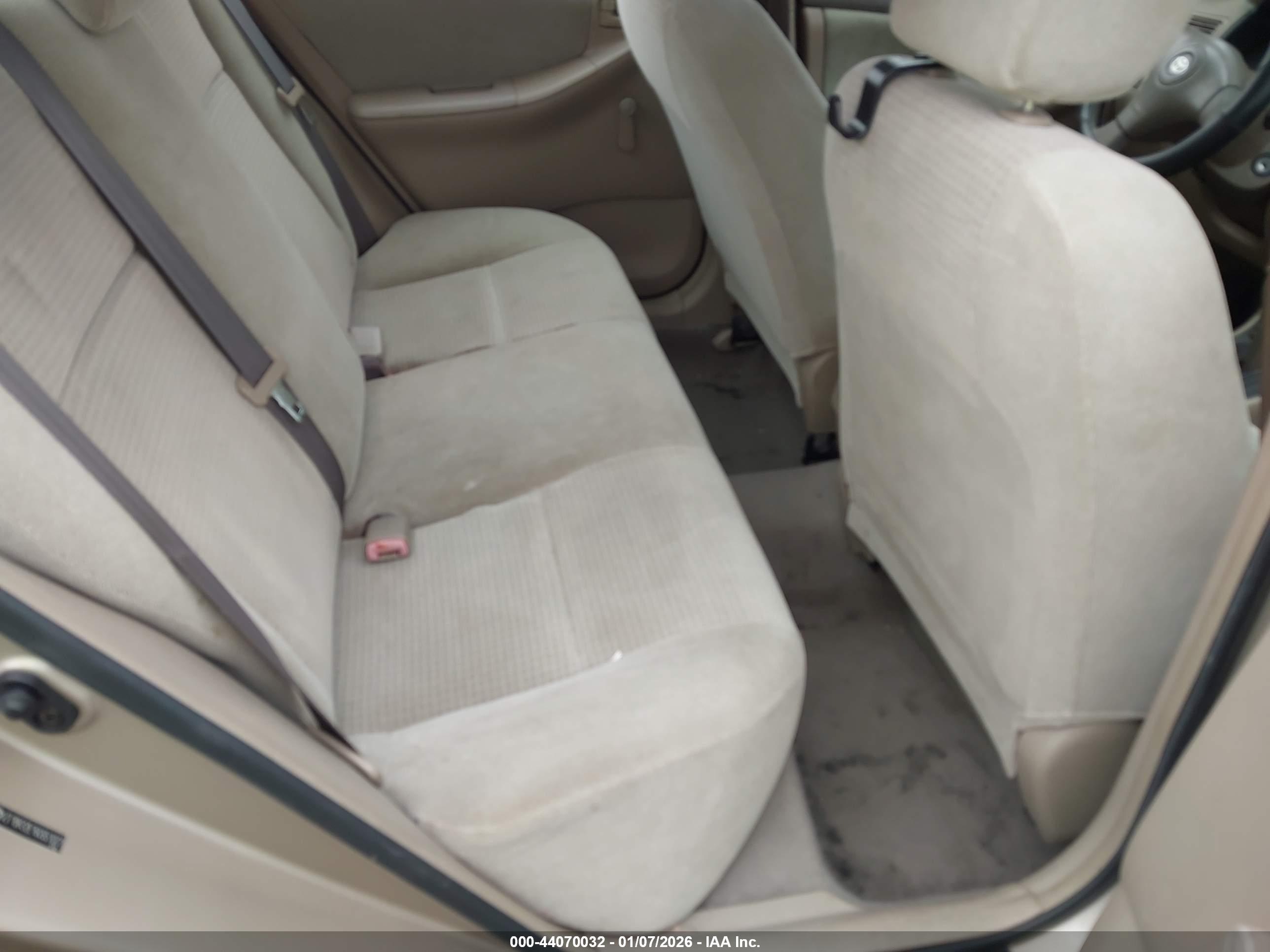TOYOTA COROLLA image 8