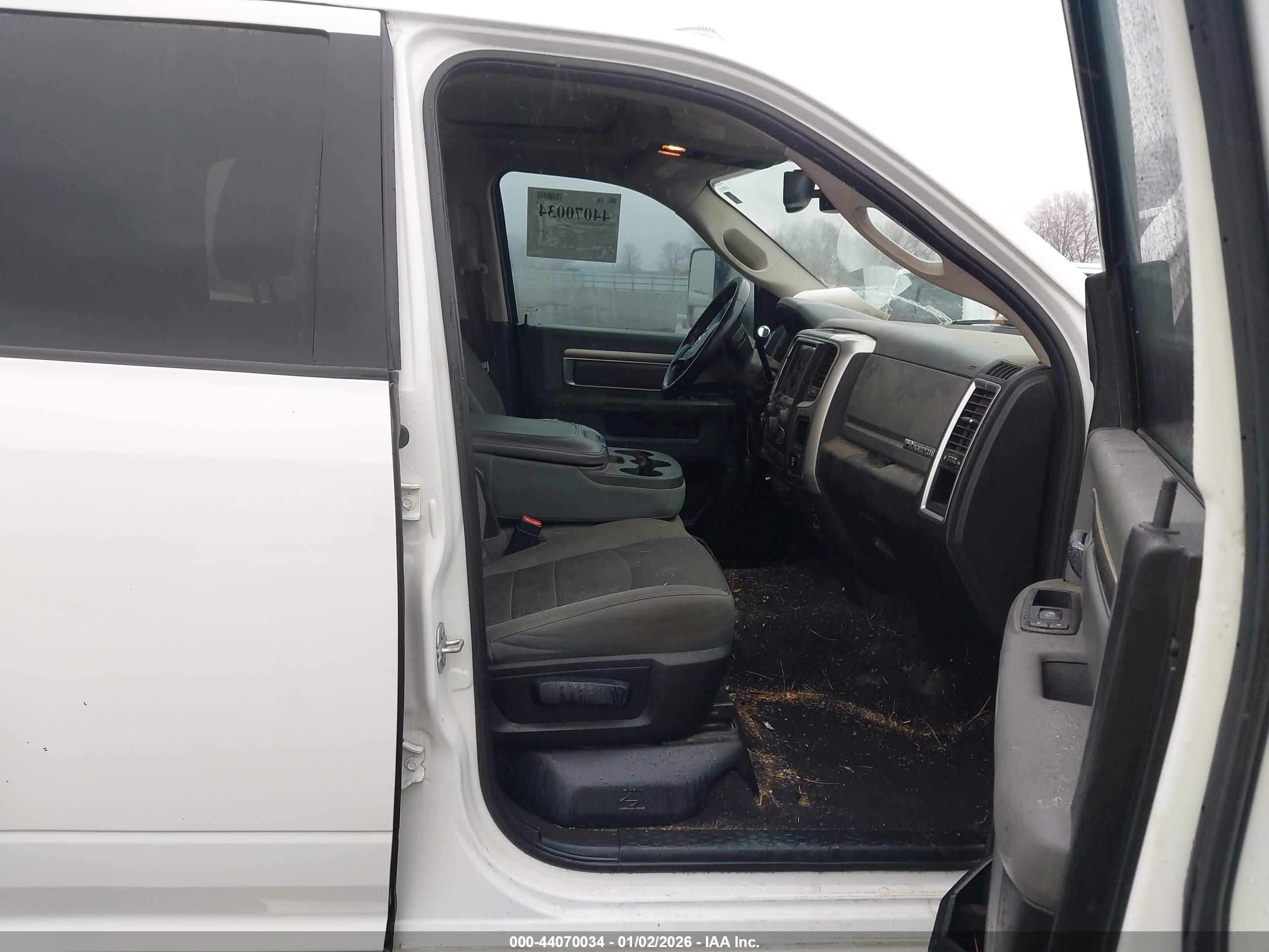 RAM 3500 image 8