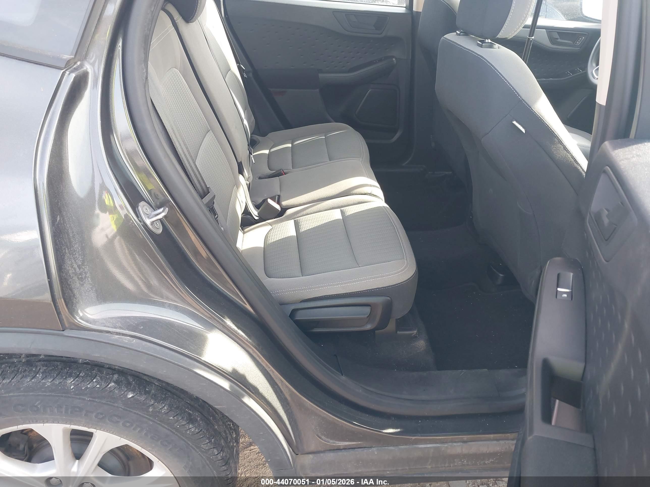 FORD ESCAPE image 8