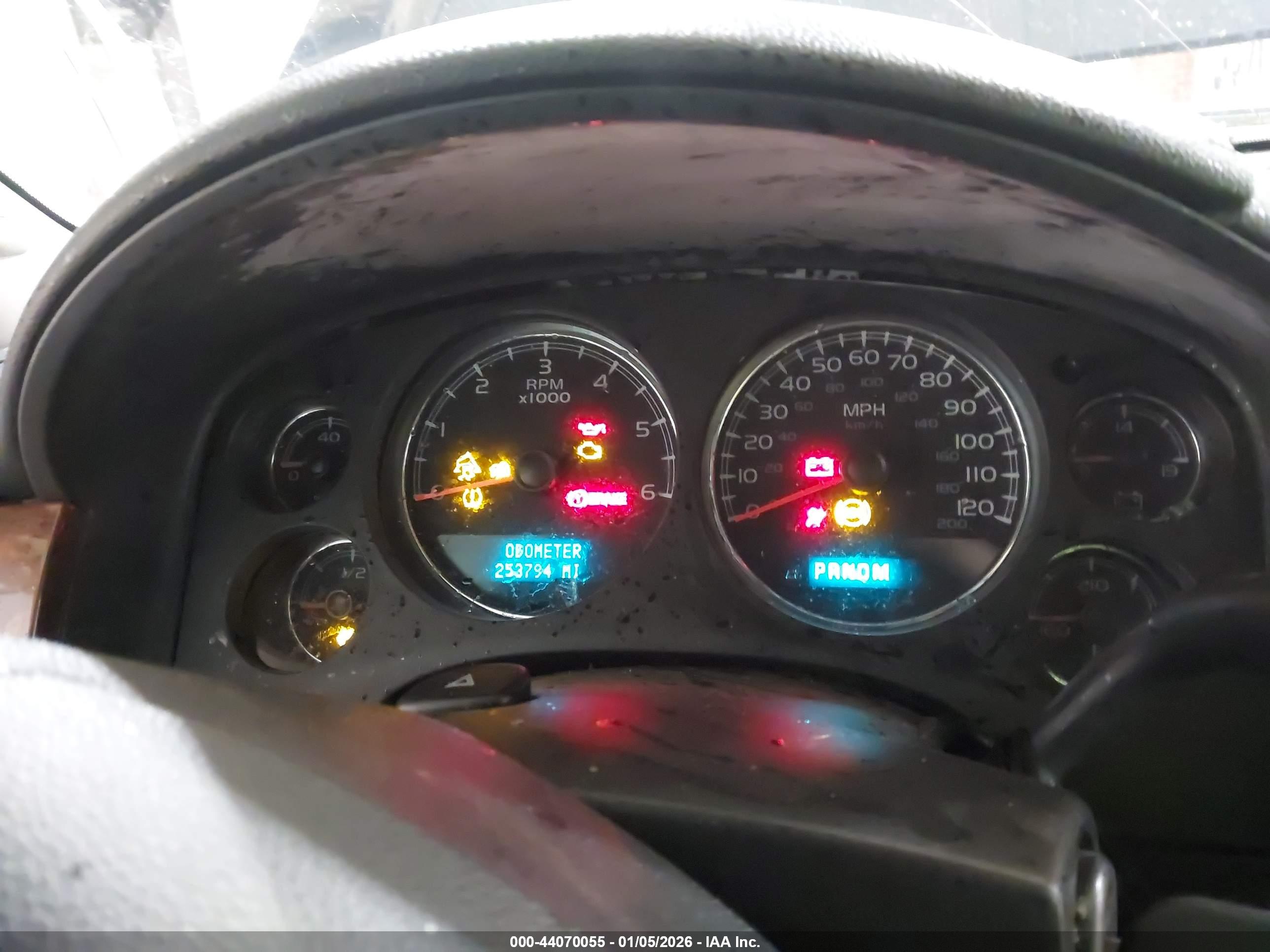 CHEVROLET SUBURBAN image 7