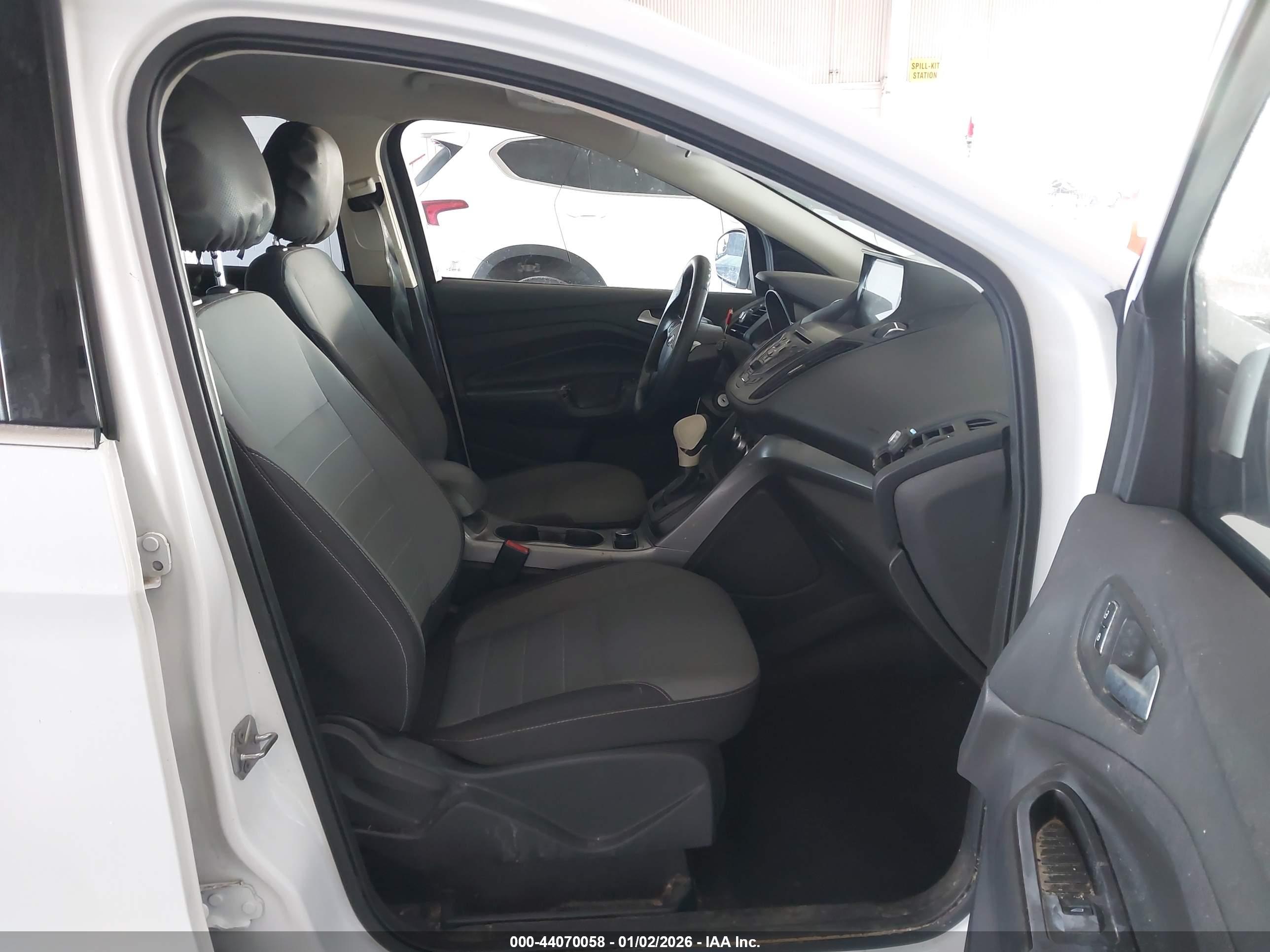 FORD ESCAPE image 5