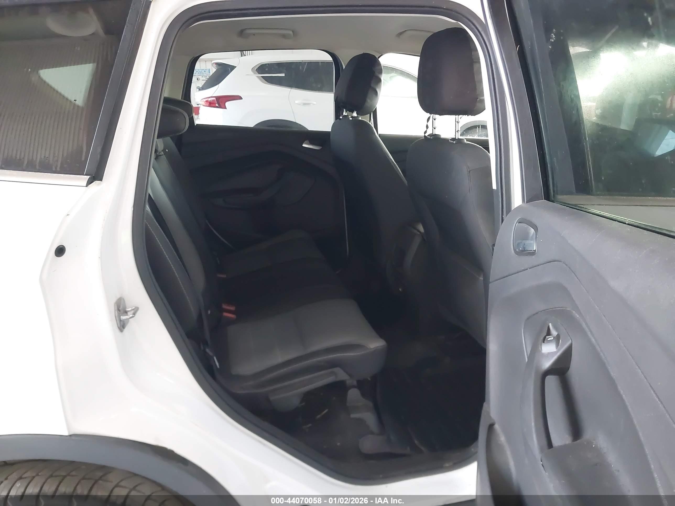 FORD ESCAPE image 8