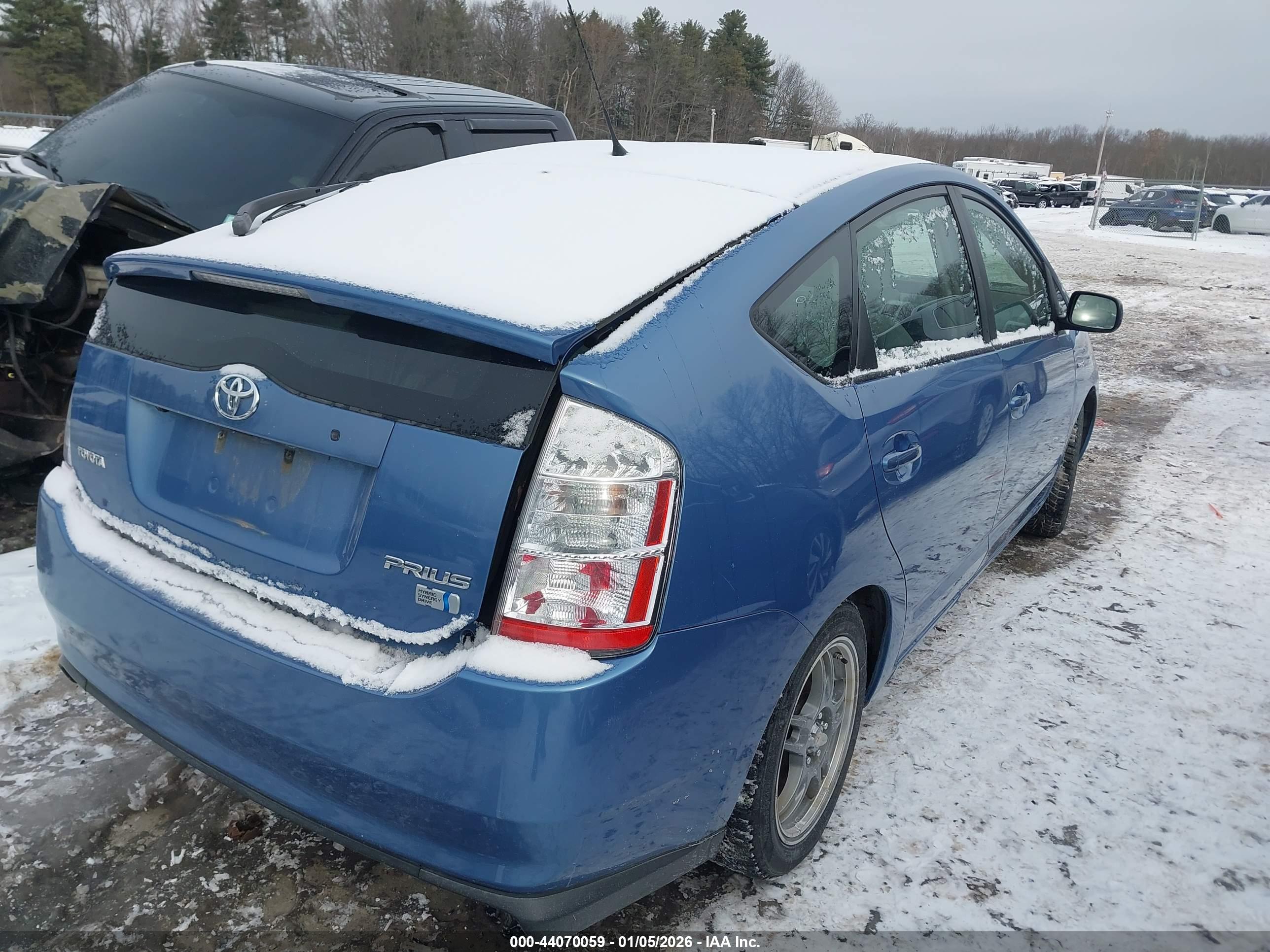 TOYOTA PRIUS image 4
