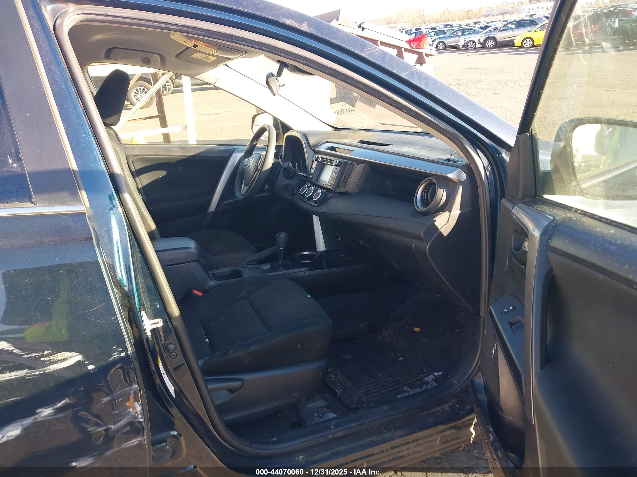 TOYOTA RAV4 image 5