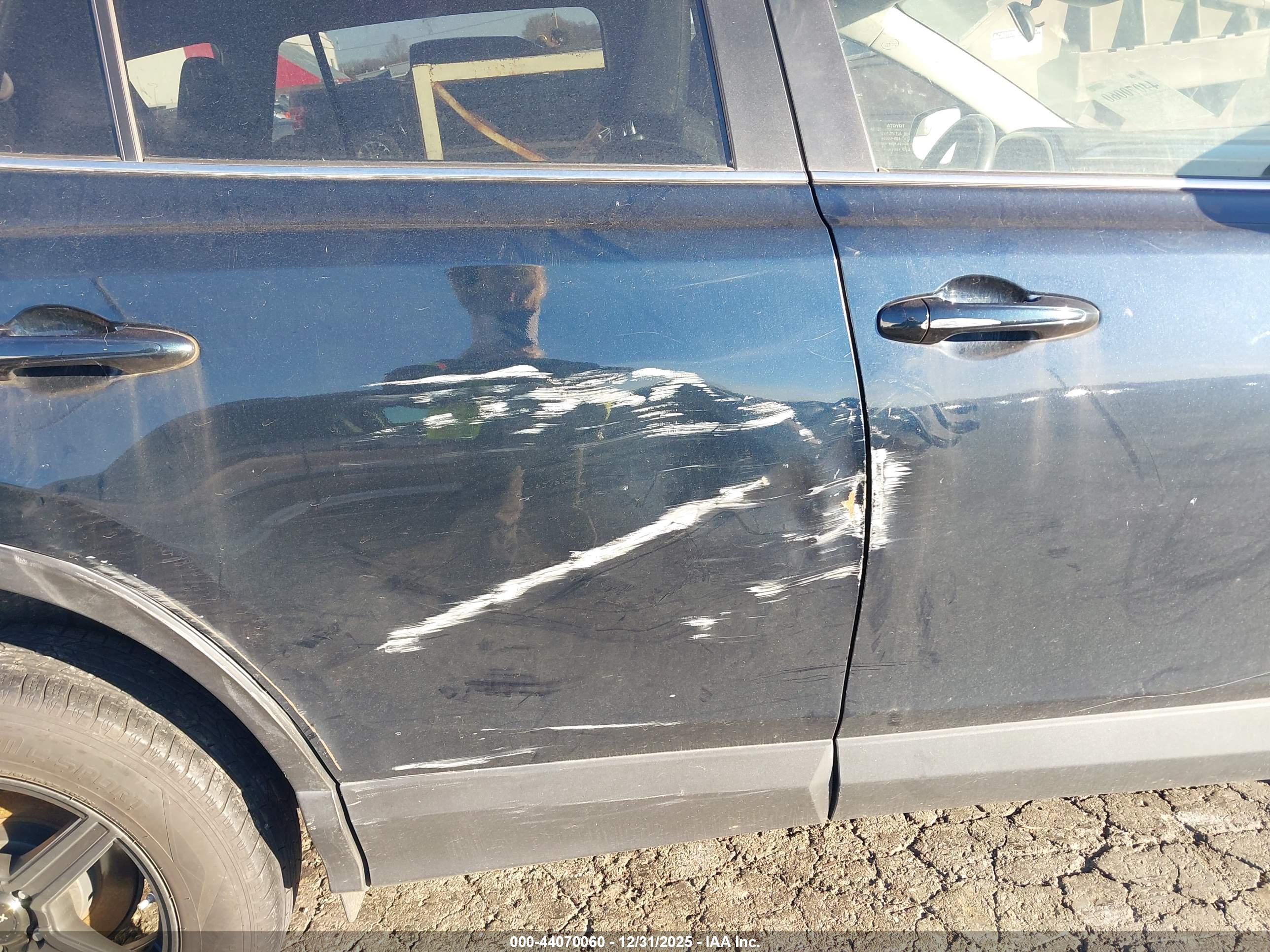 TOYOTA RAV4 image 6