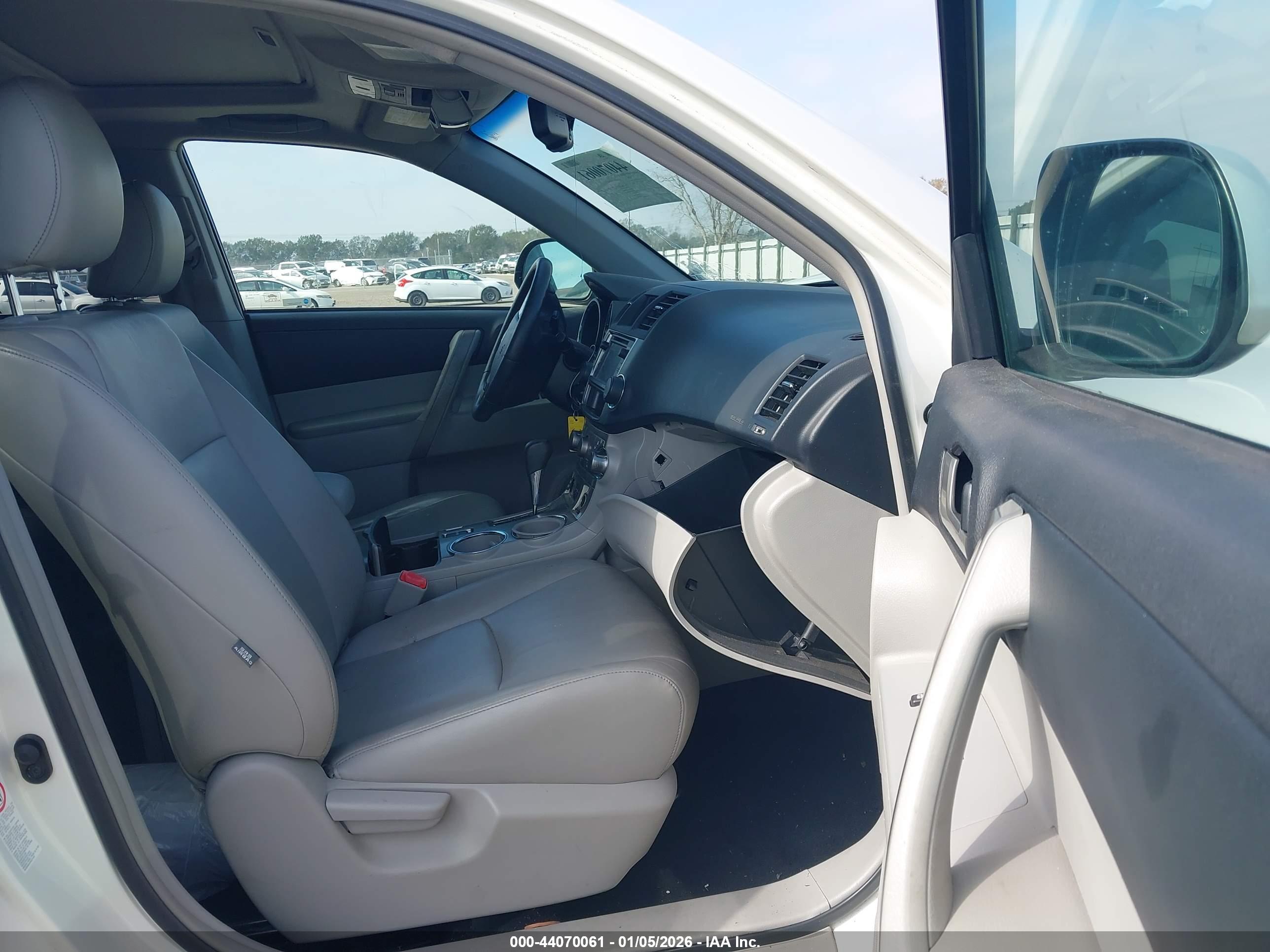 TOYOTA HIGHLANDER image 5