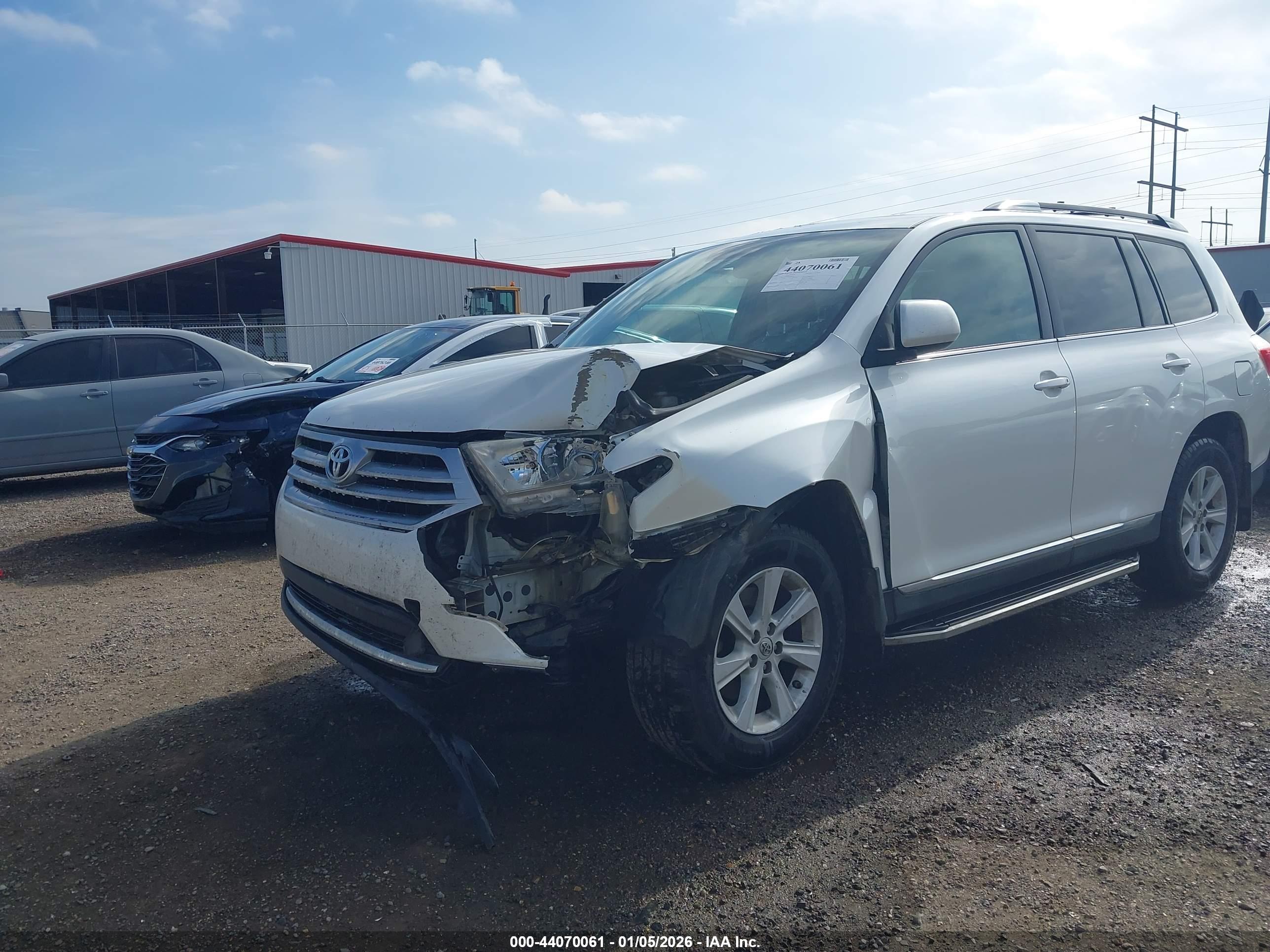 TOYOTA HIGHLANDER image 6