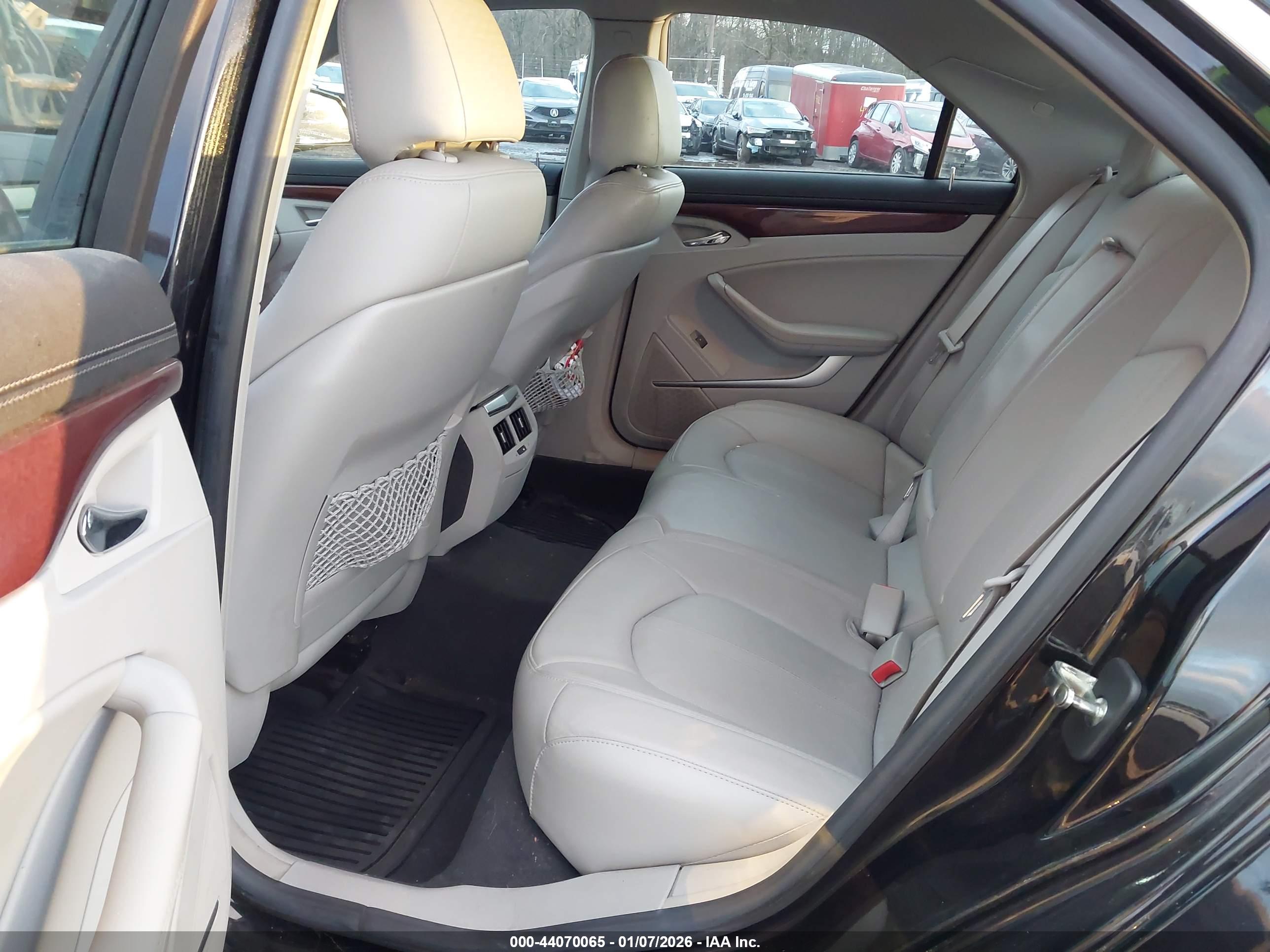 CADILLAC CTS image 8
