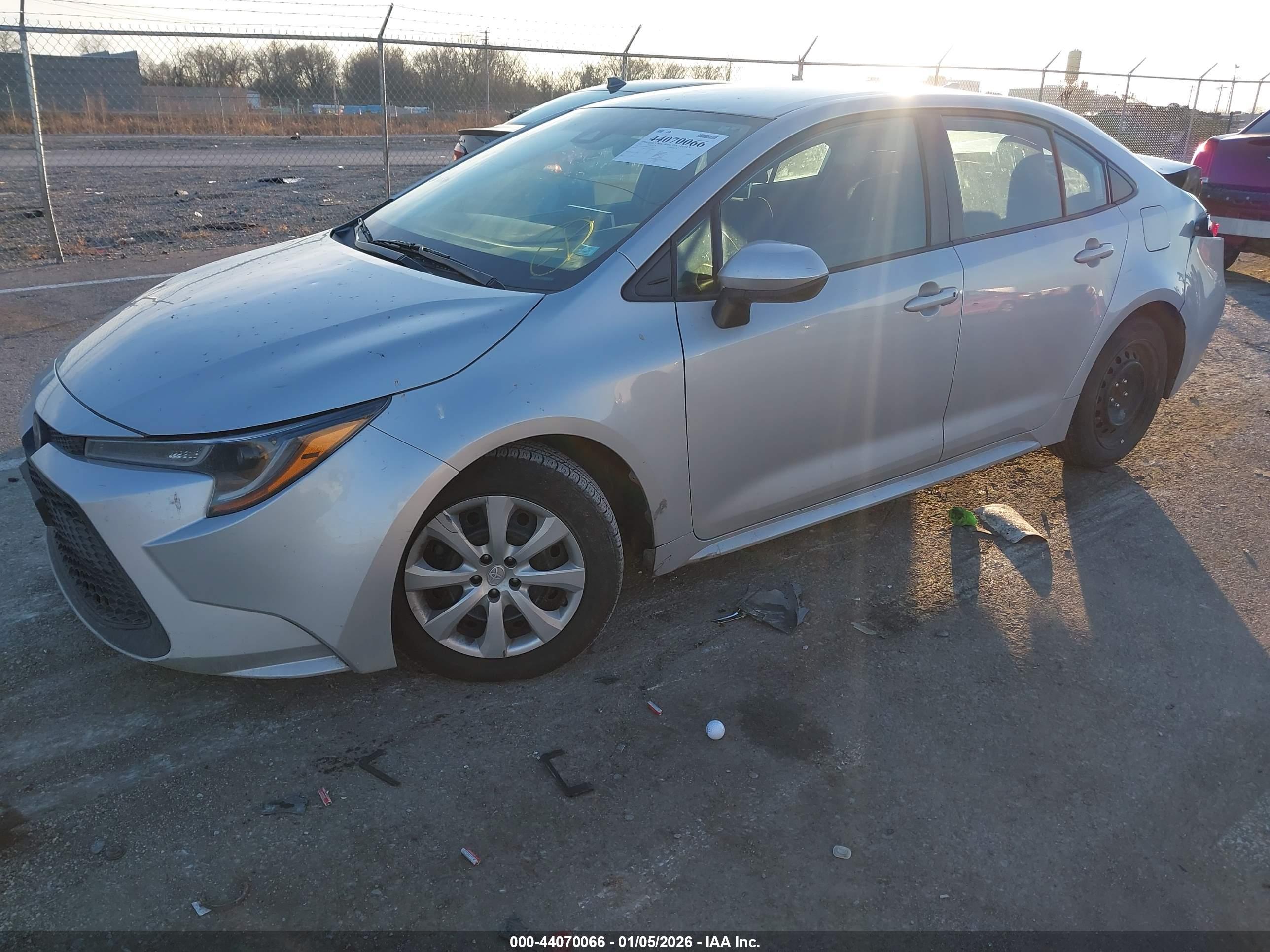 TOYOTA COROLLA image 2