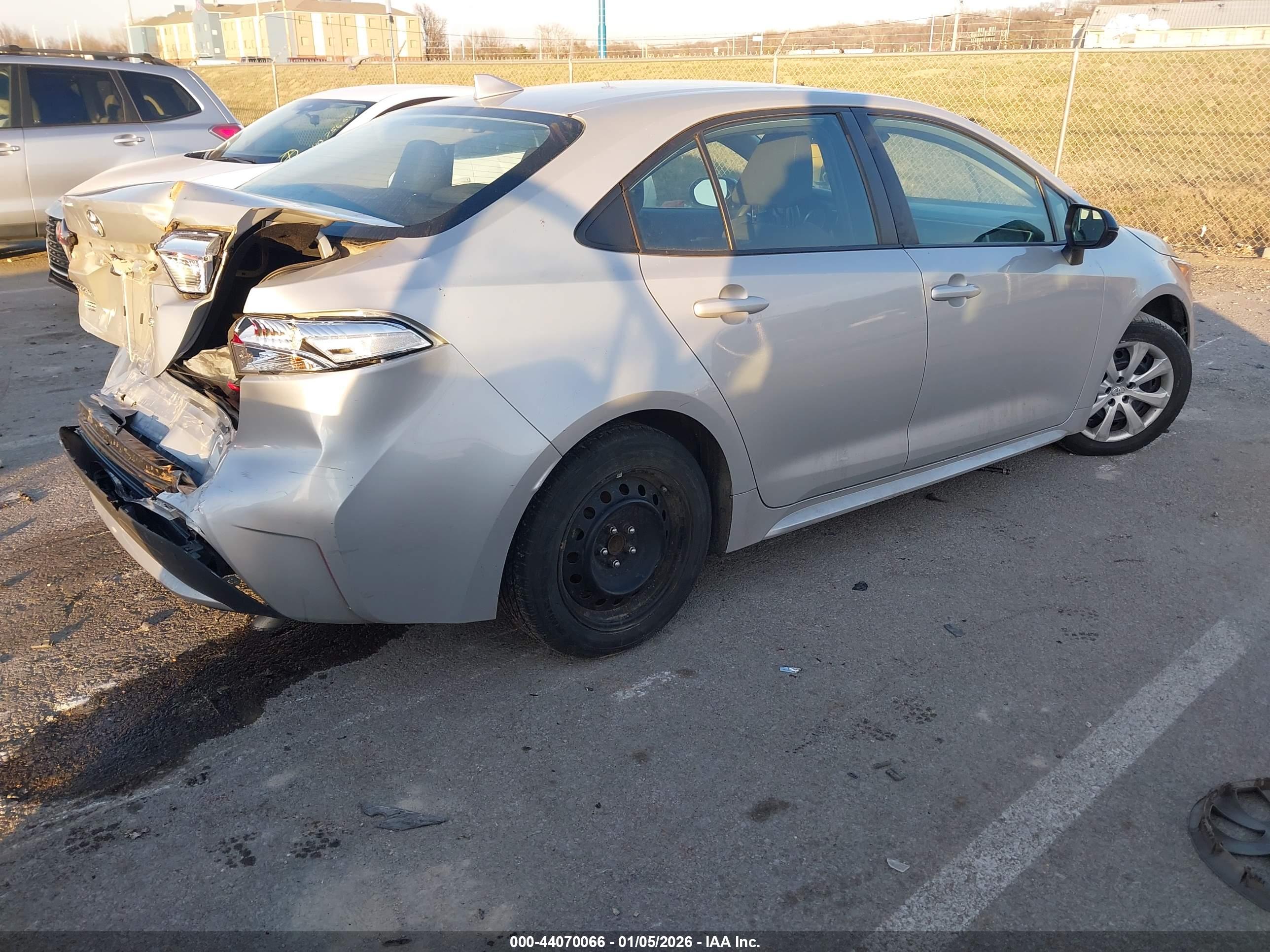 TOYOTA COROLLA image 4