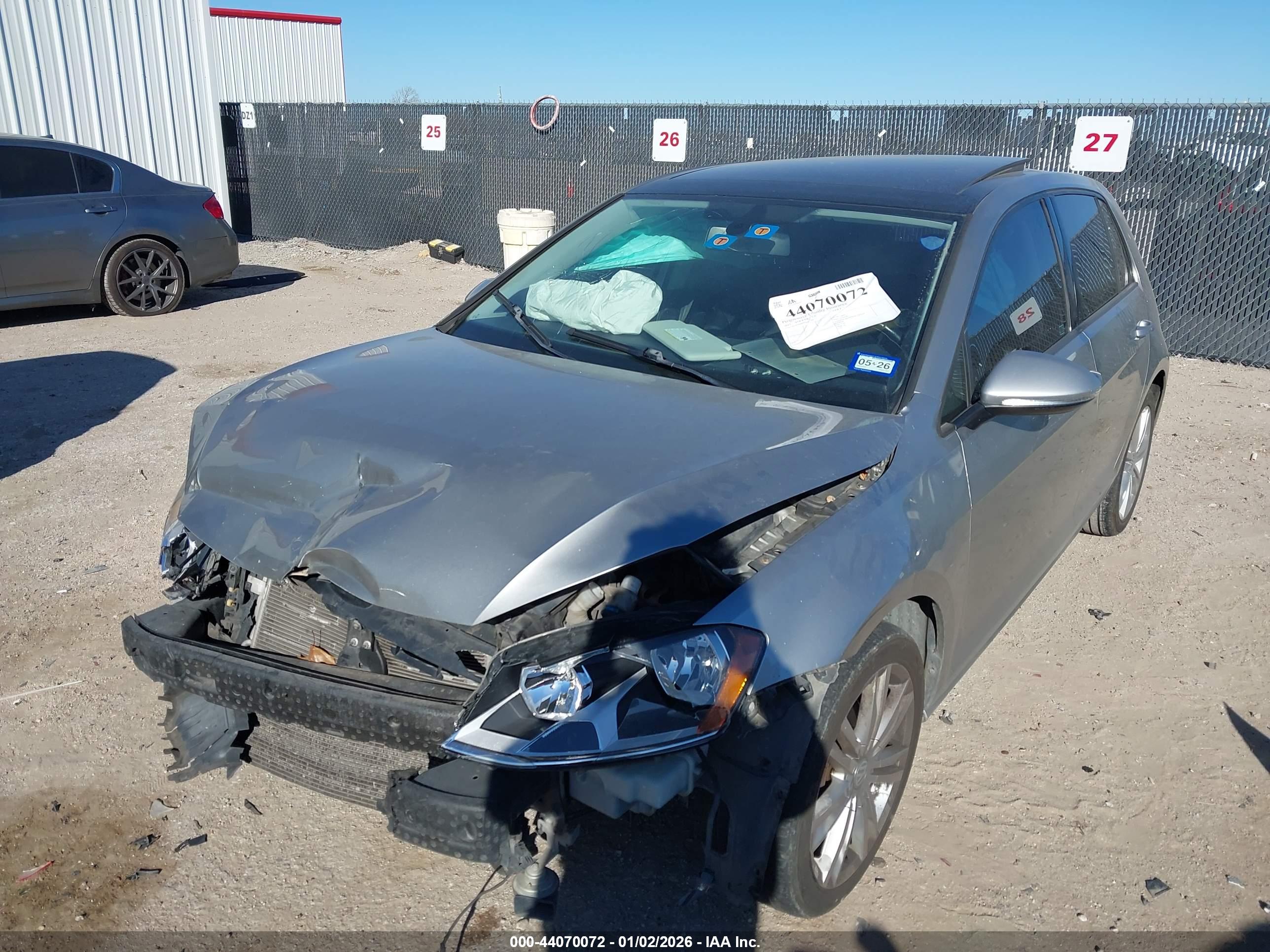 VOLKSWAGEN GOLF image 2