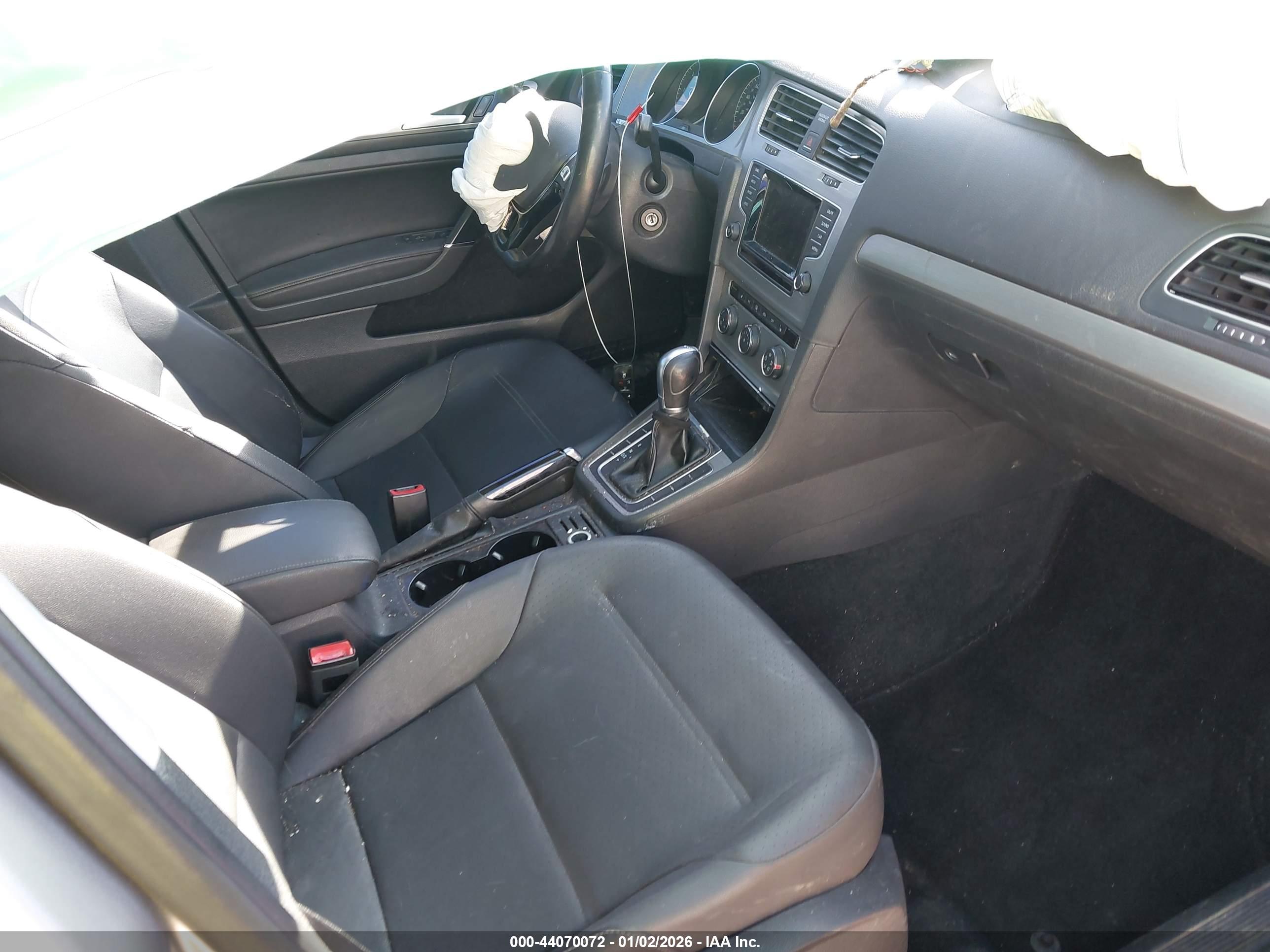 VOLKSWAGEN GOLF image 5