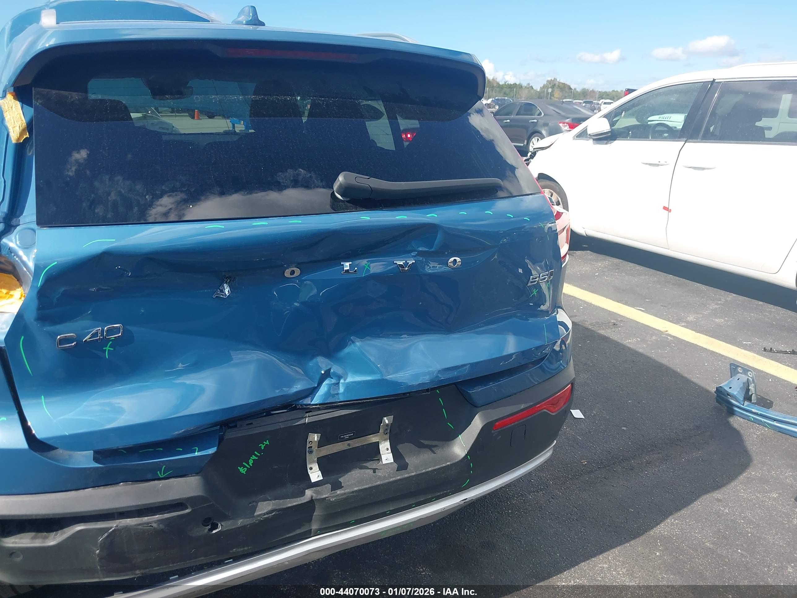 VOLVO XC40 image 6