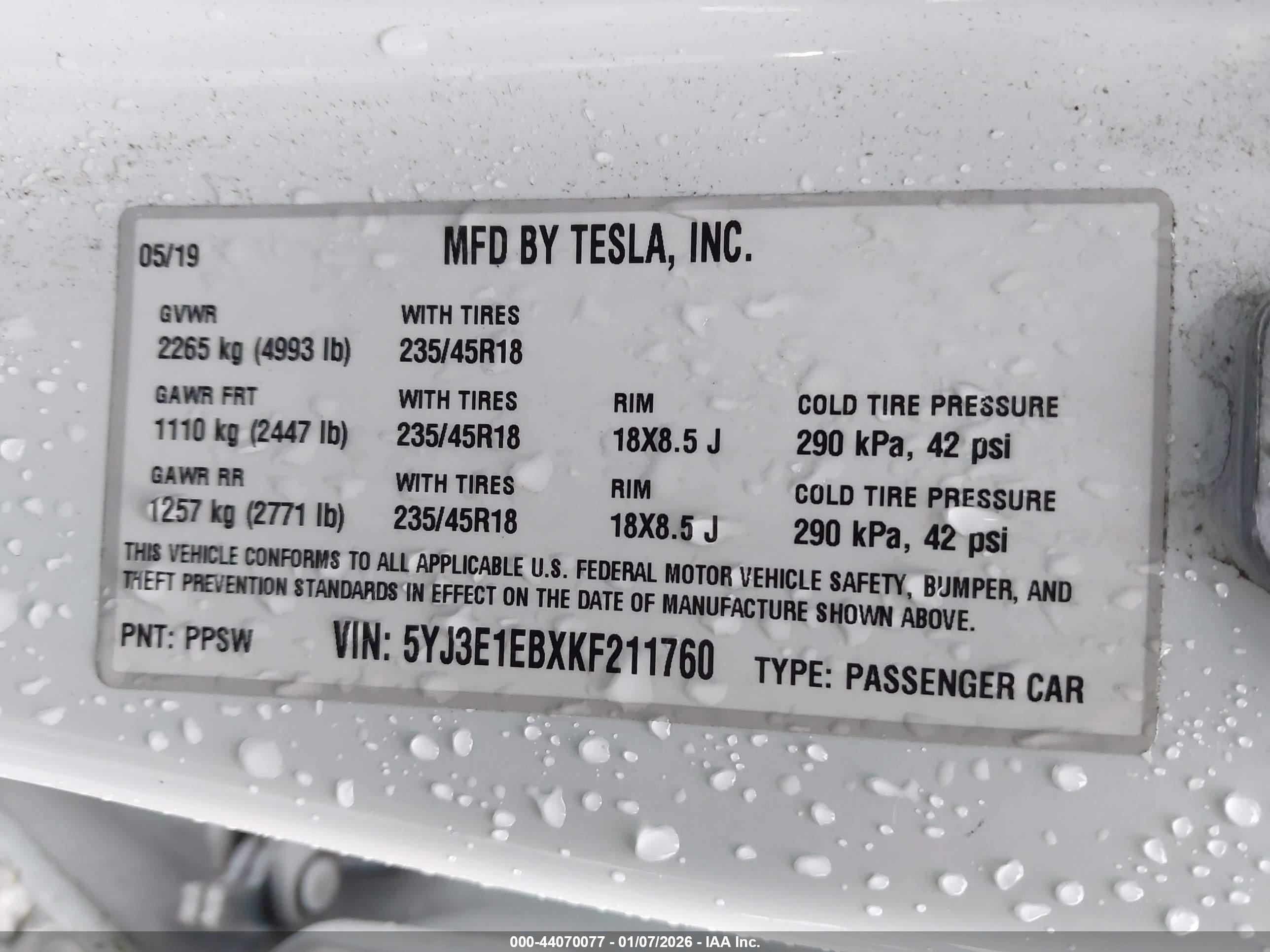 TESLA MODEL image 9