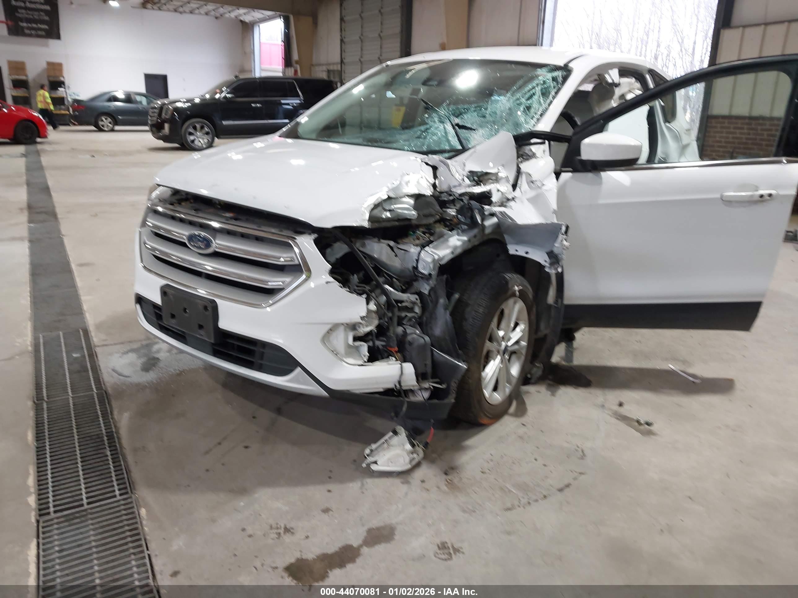 FORD ESCAPE image 2