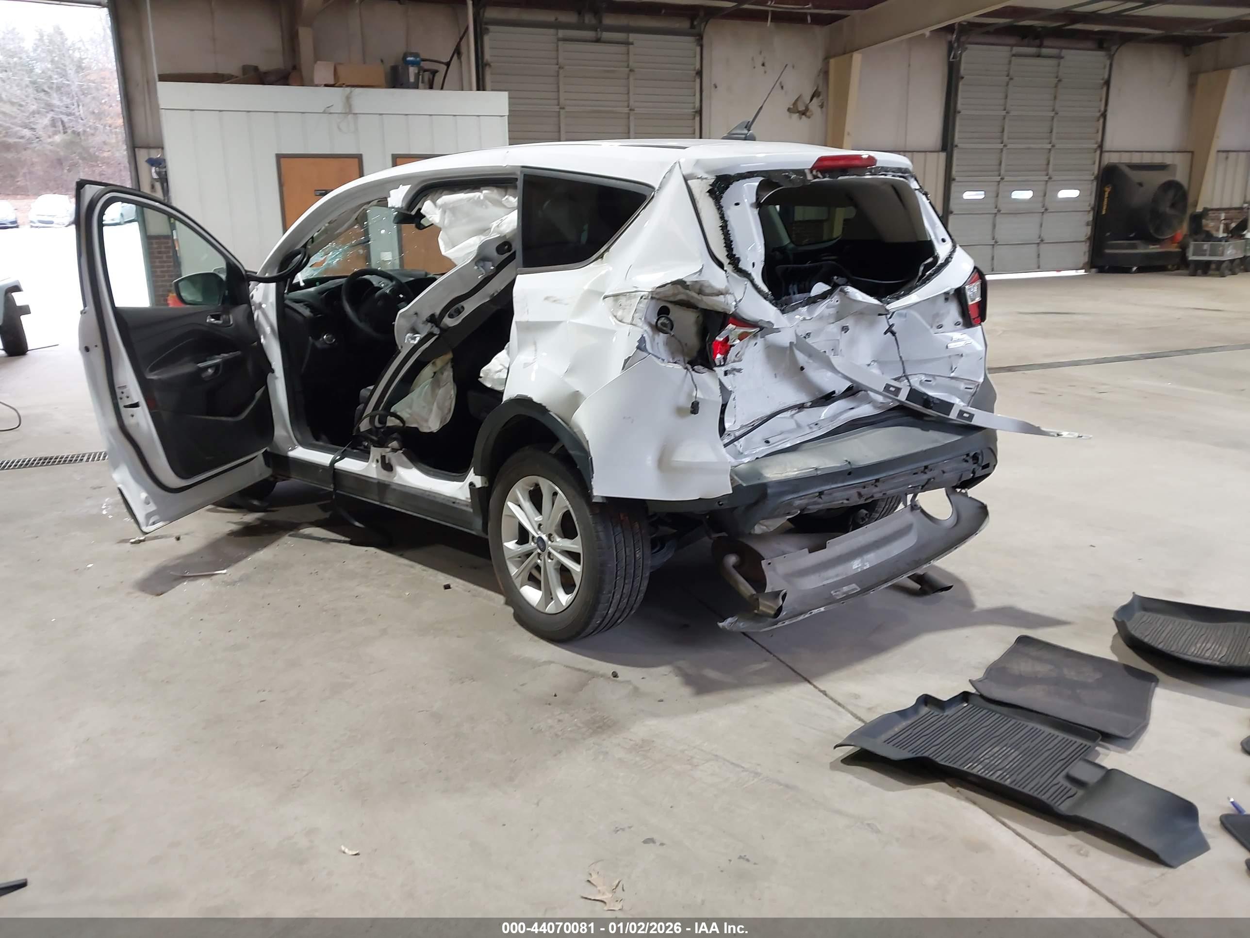 FORD ESCAPE image 3