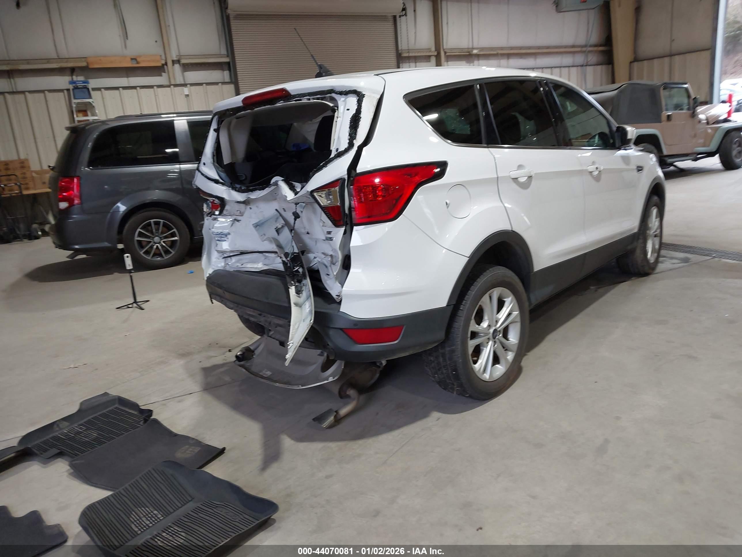 FORD ESCAPE image 4