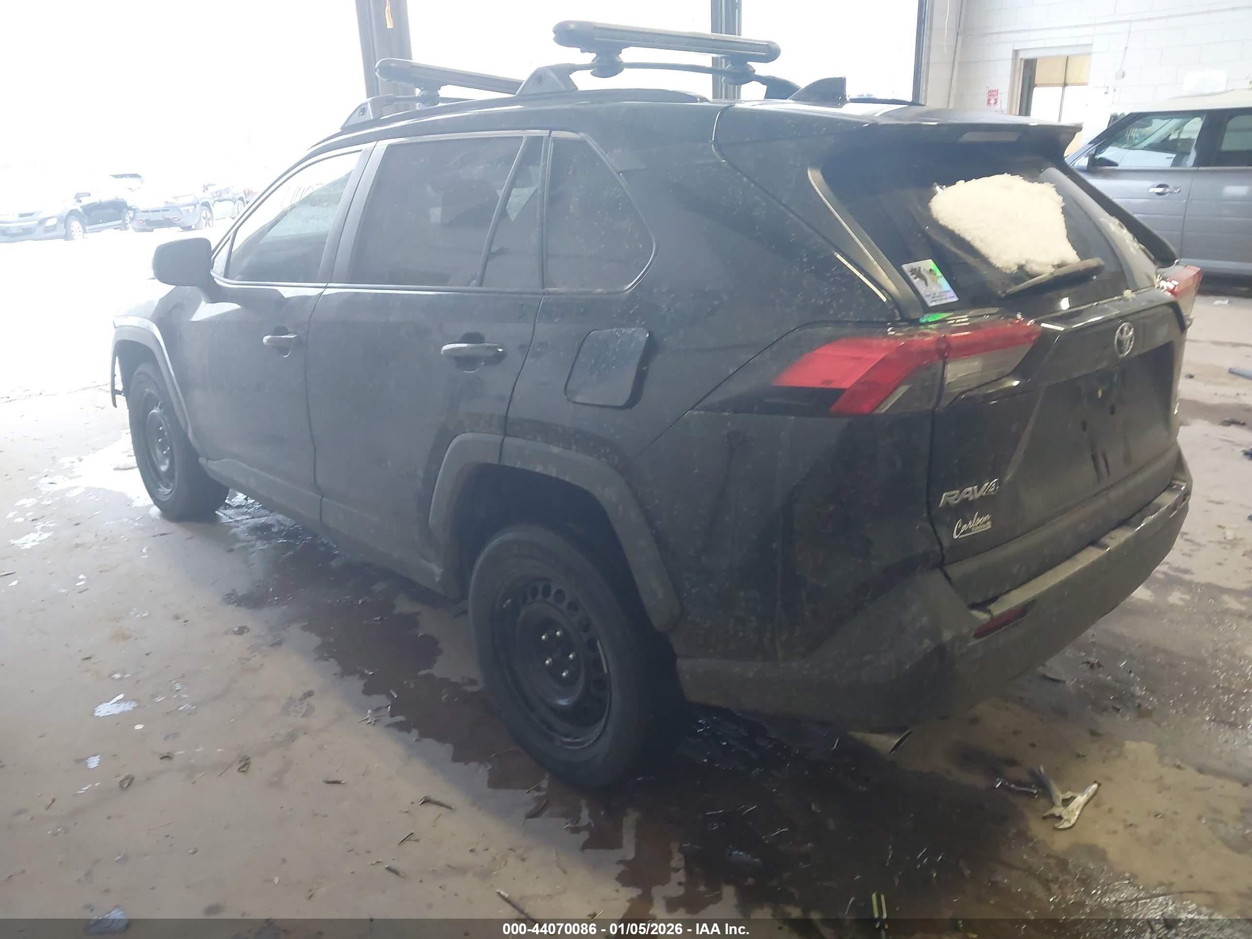 TOYOTA RAV4 image 3