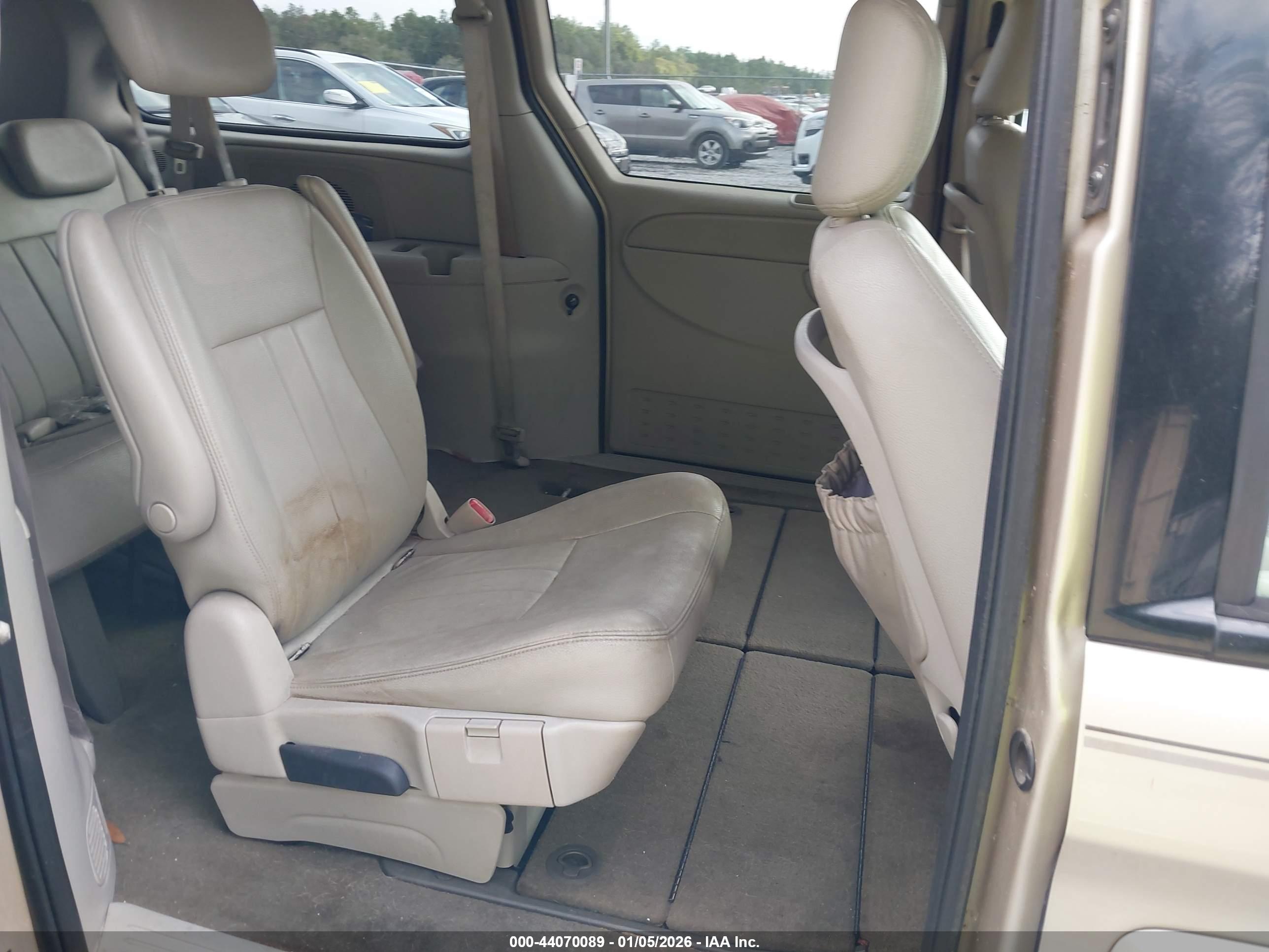 DODGE GRAND image 8