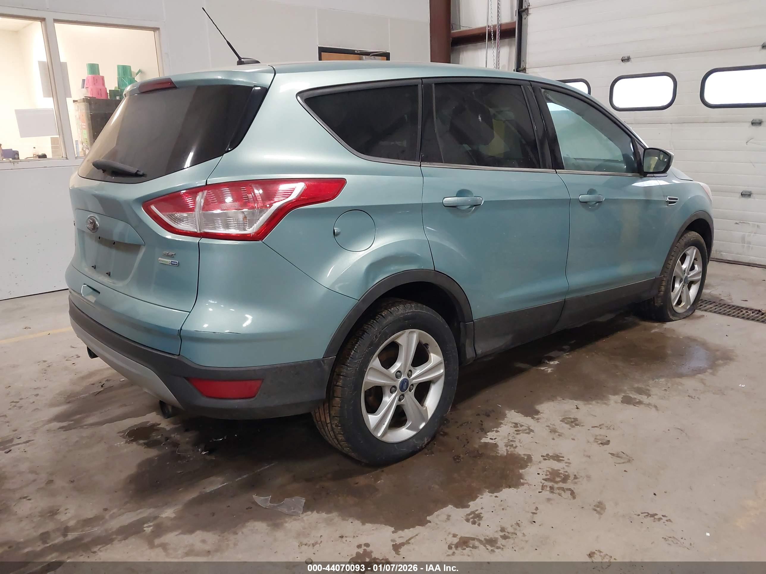 FORD ESCAPE image 4