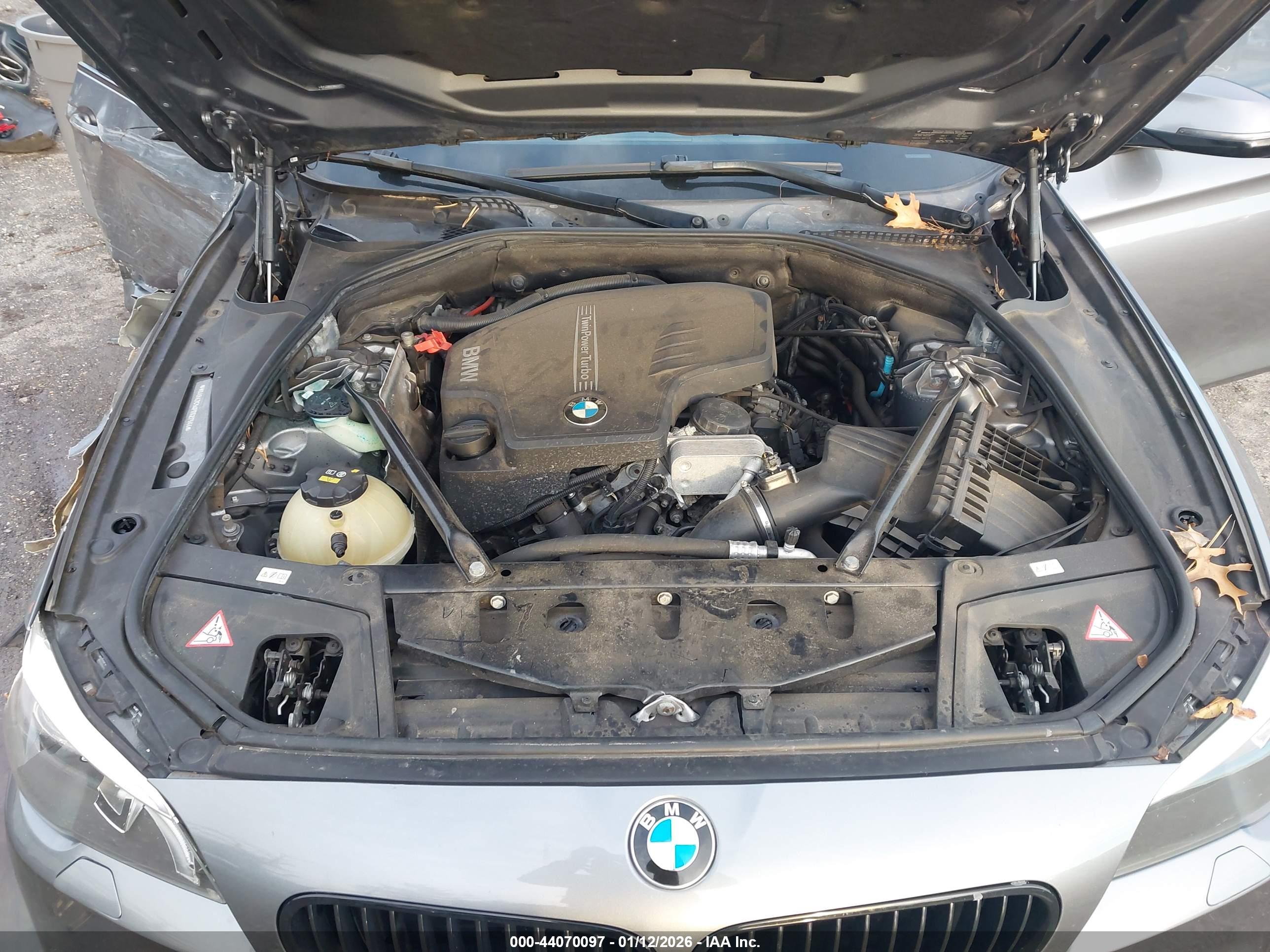 BMW 528I image 10