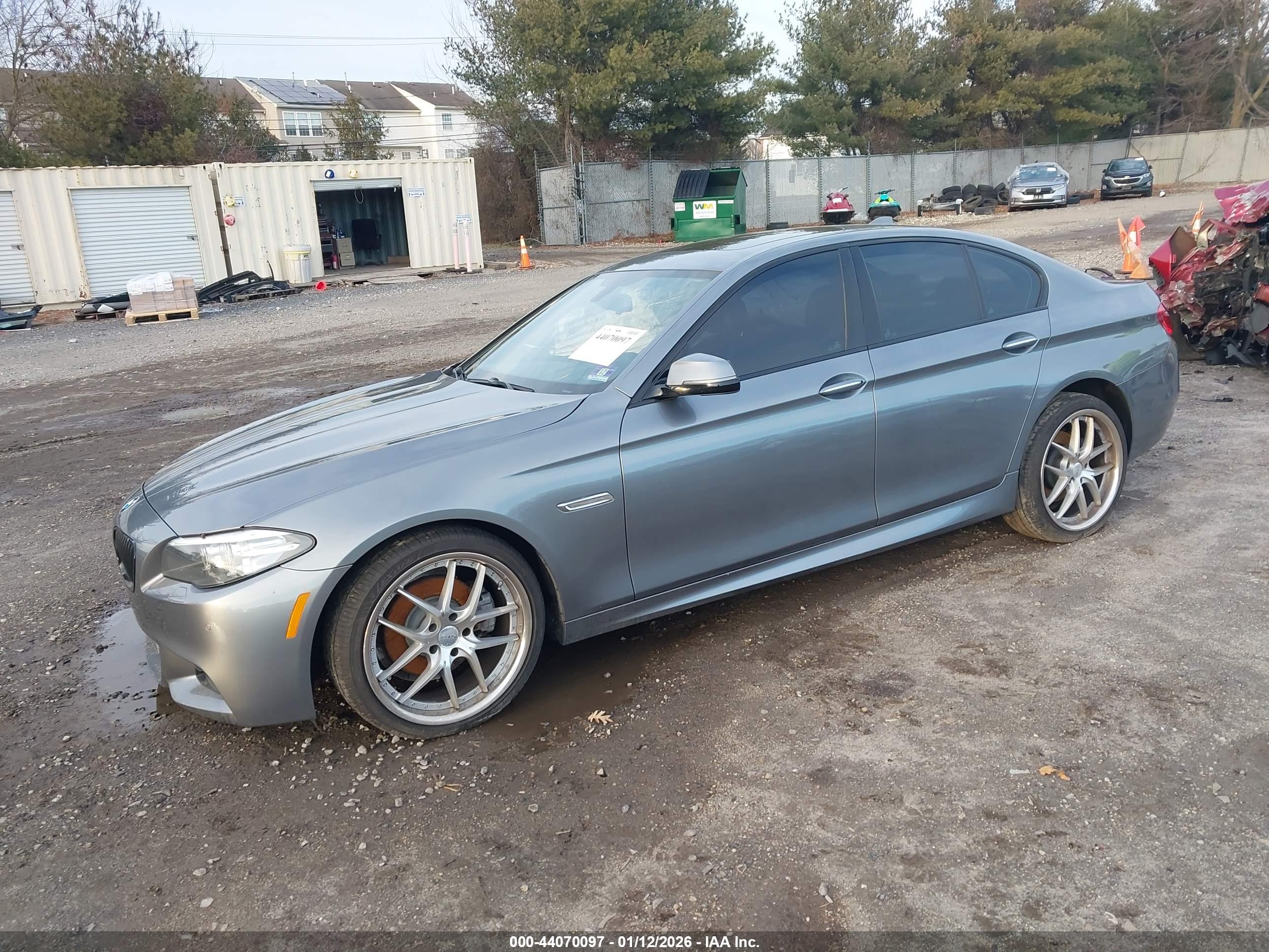 BMW 528I image 2