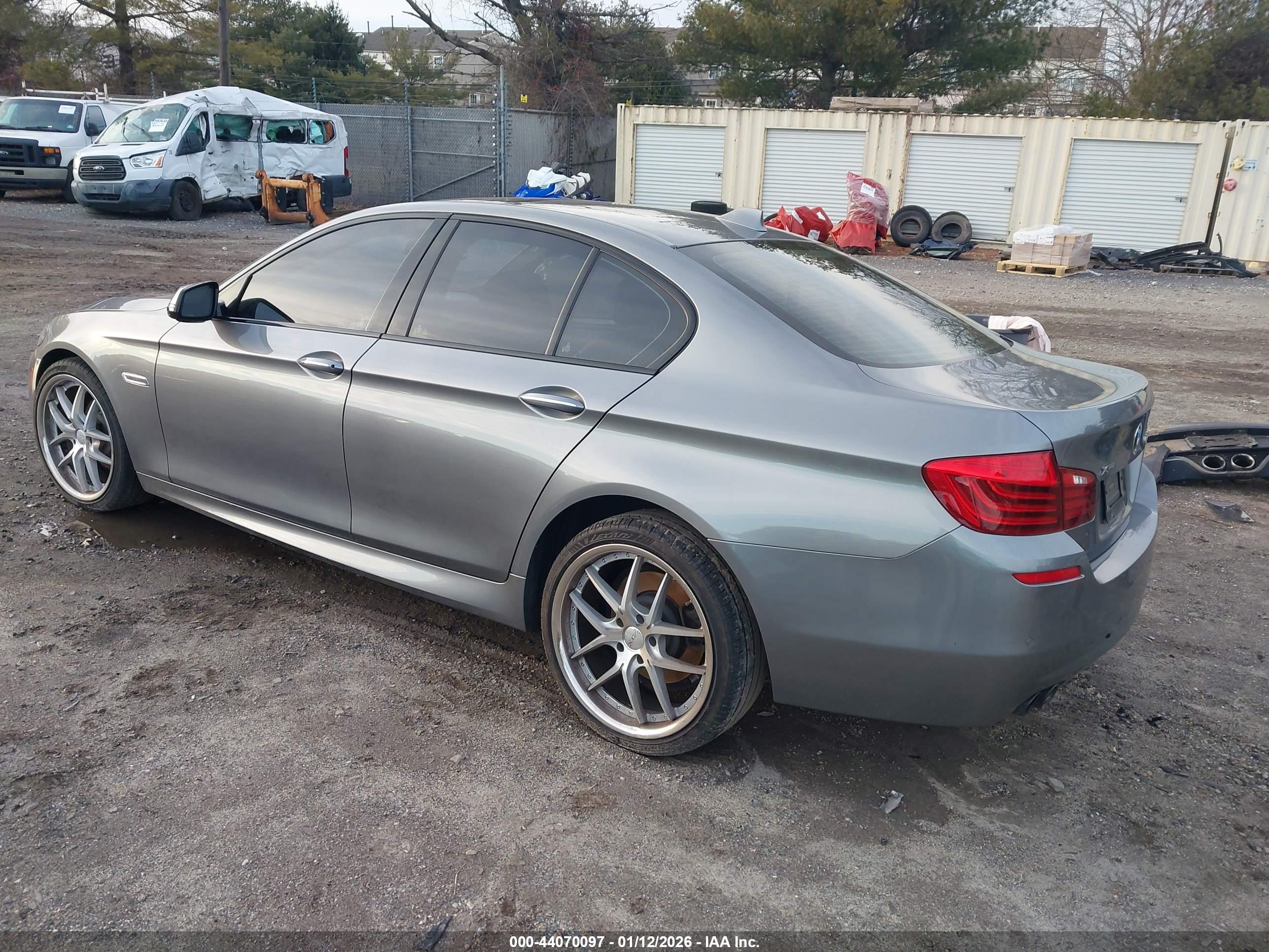 BMW 528I image 3