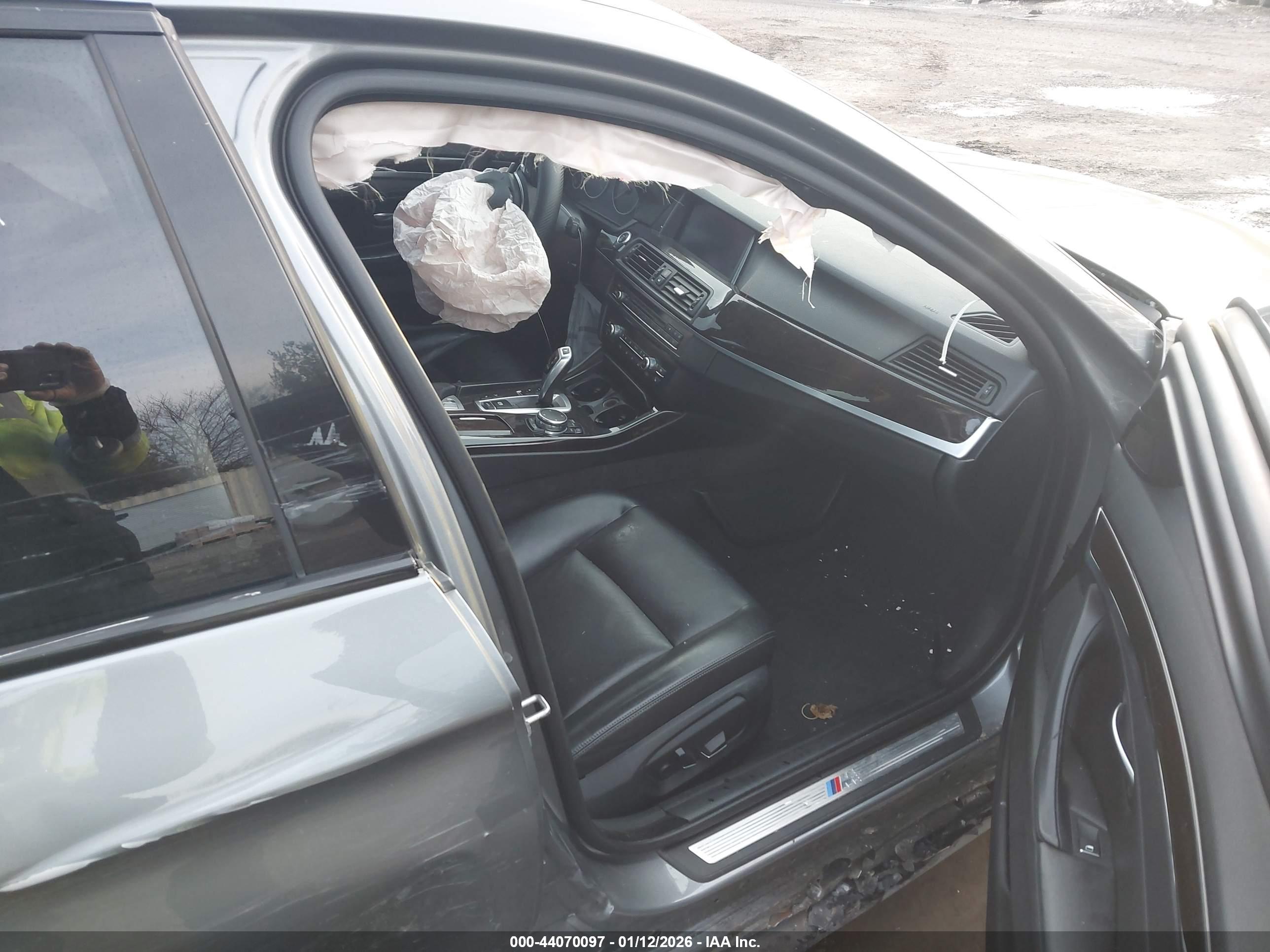 BMW 528I image 5
