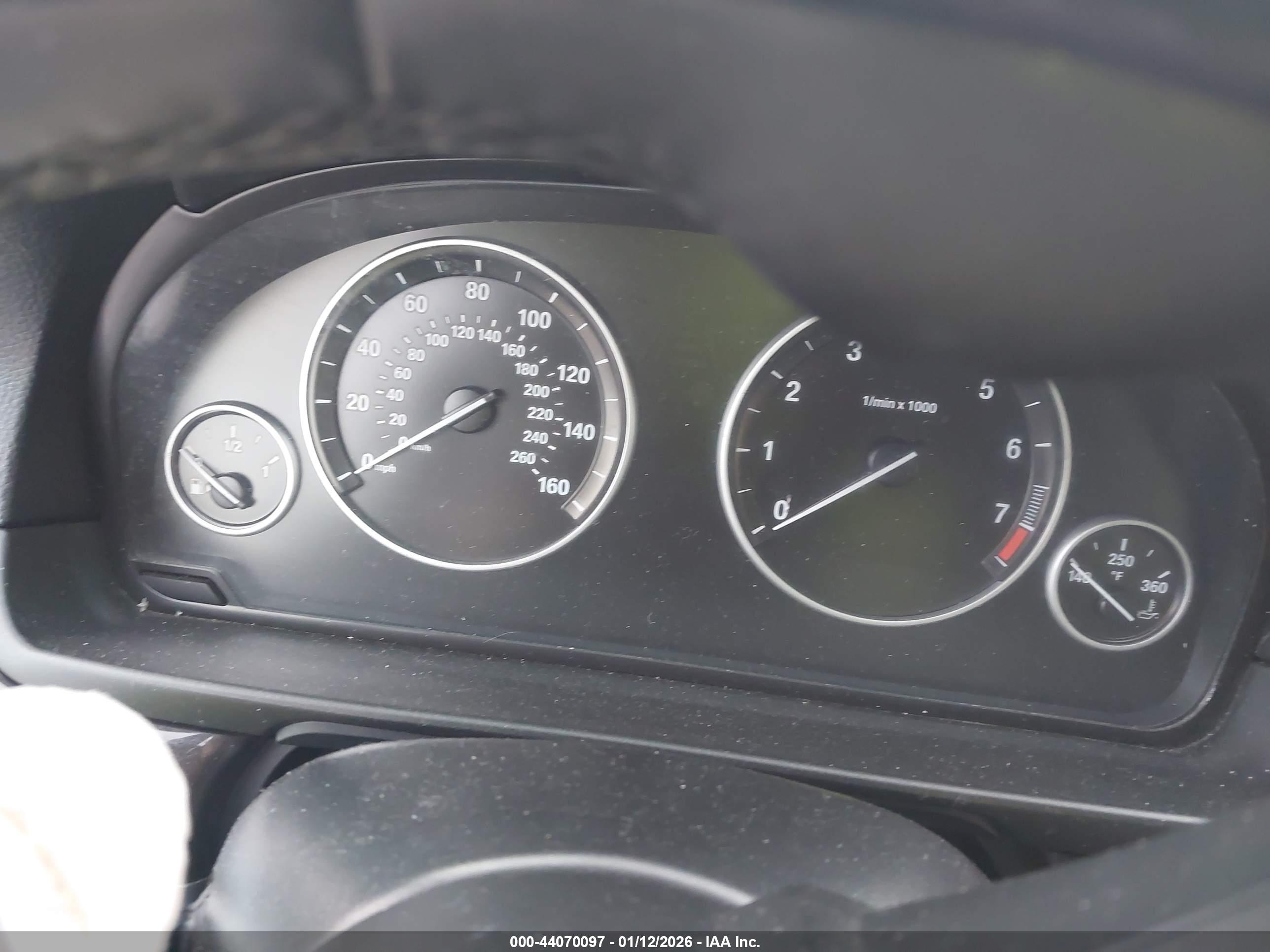 BMW 528I image 7