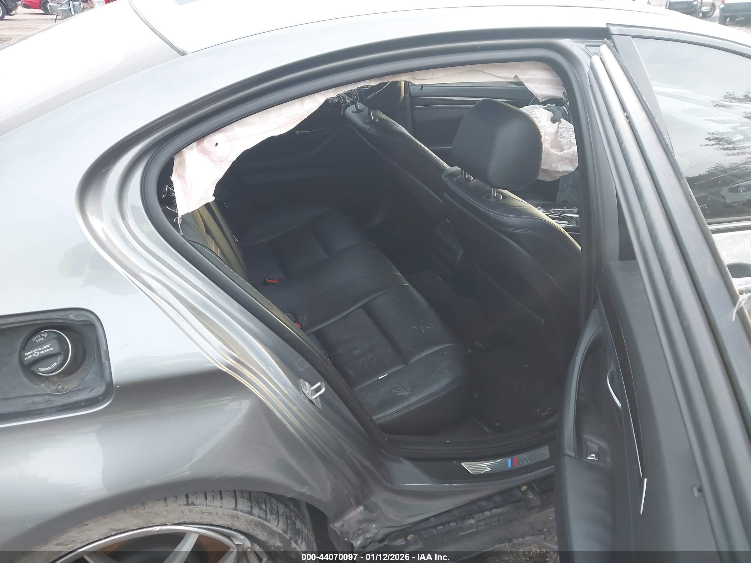 BMW 528I image 8