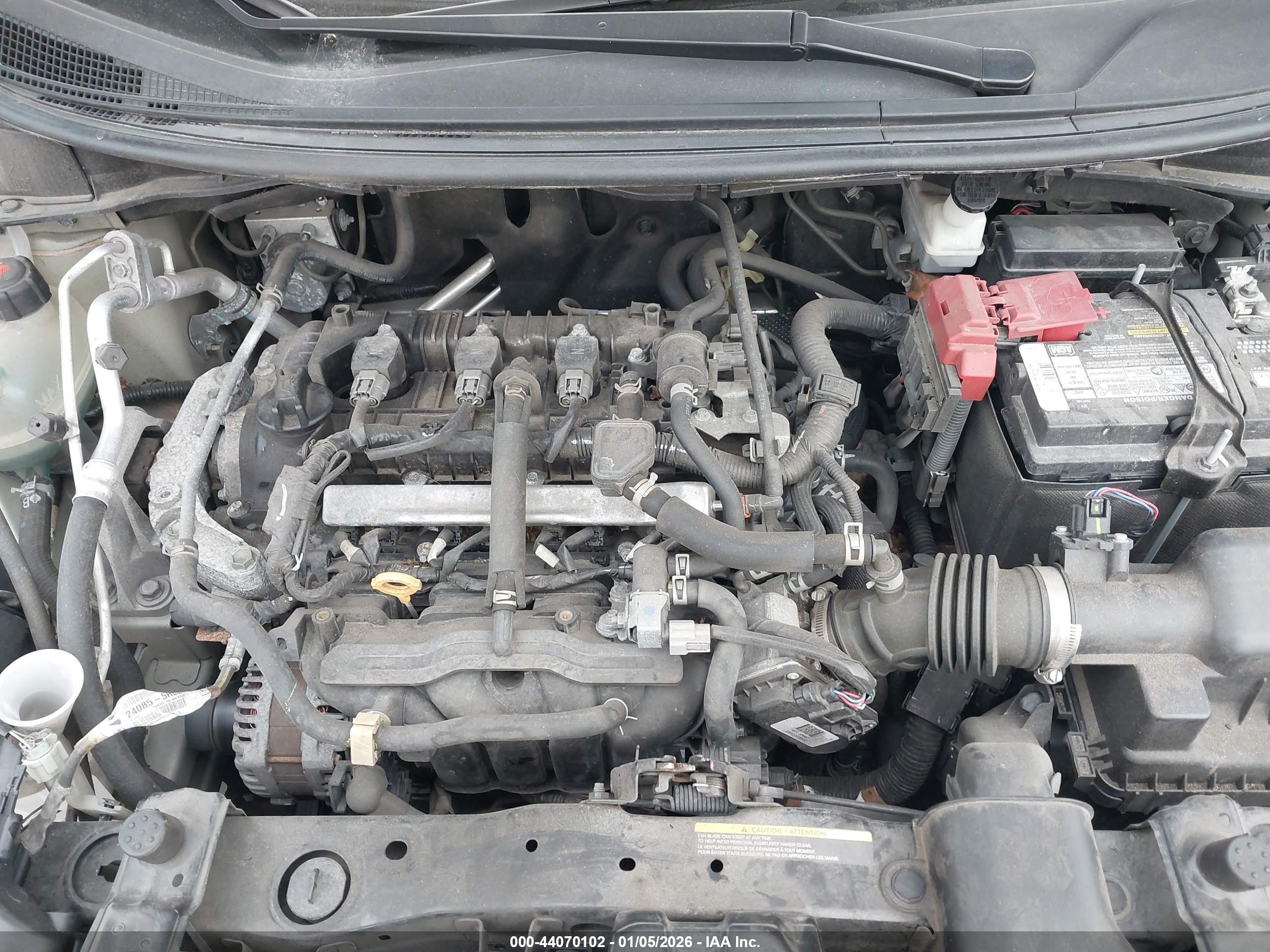 NISSAN VERSA image 10