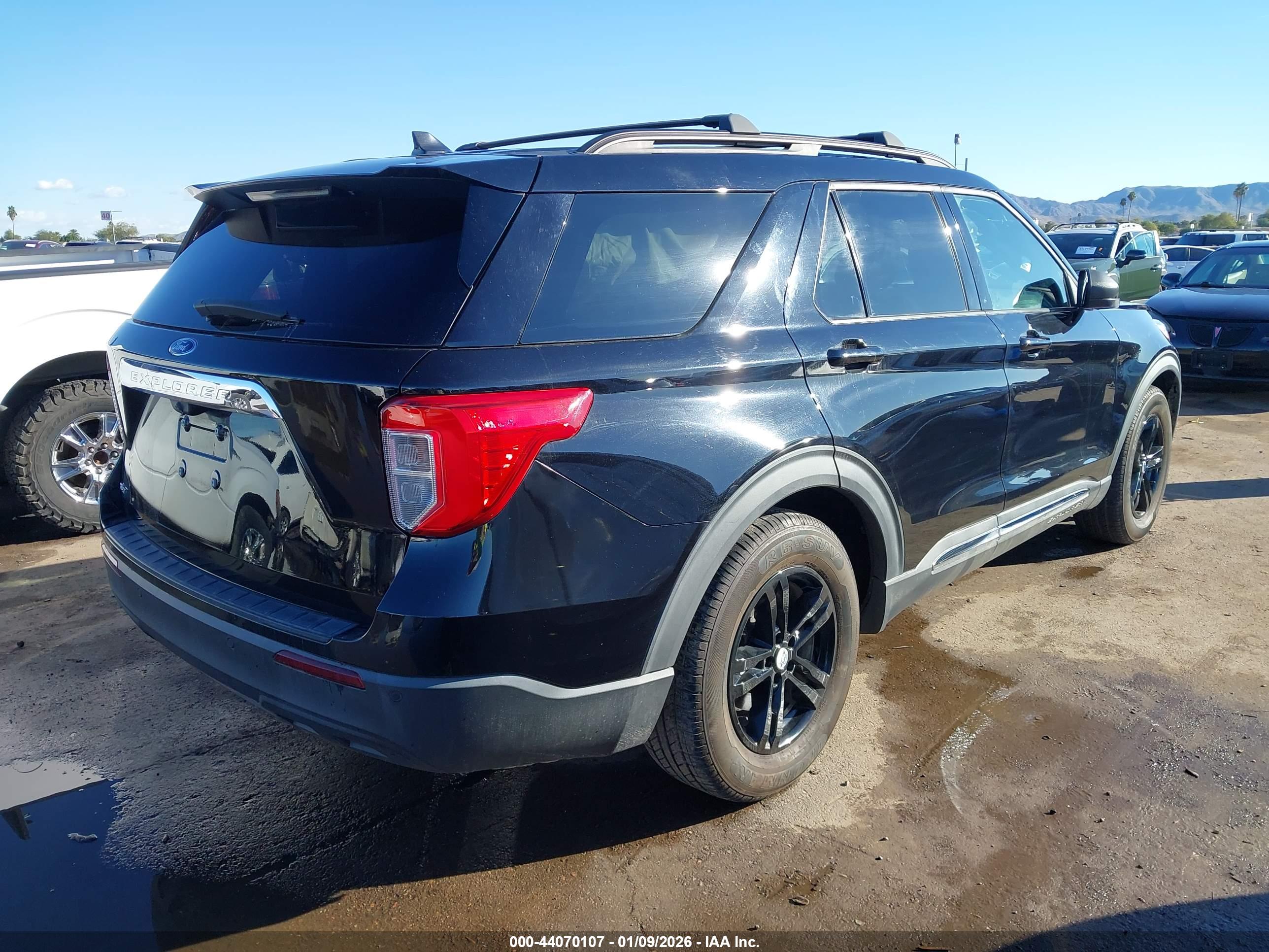 FORD EXPLORER image 4