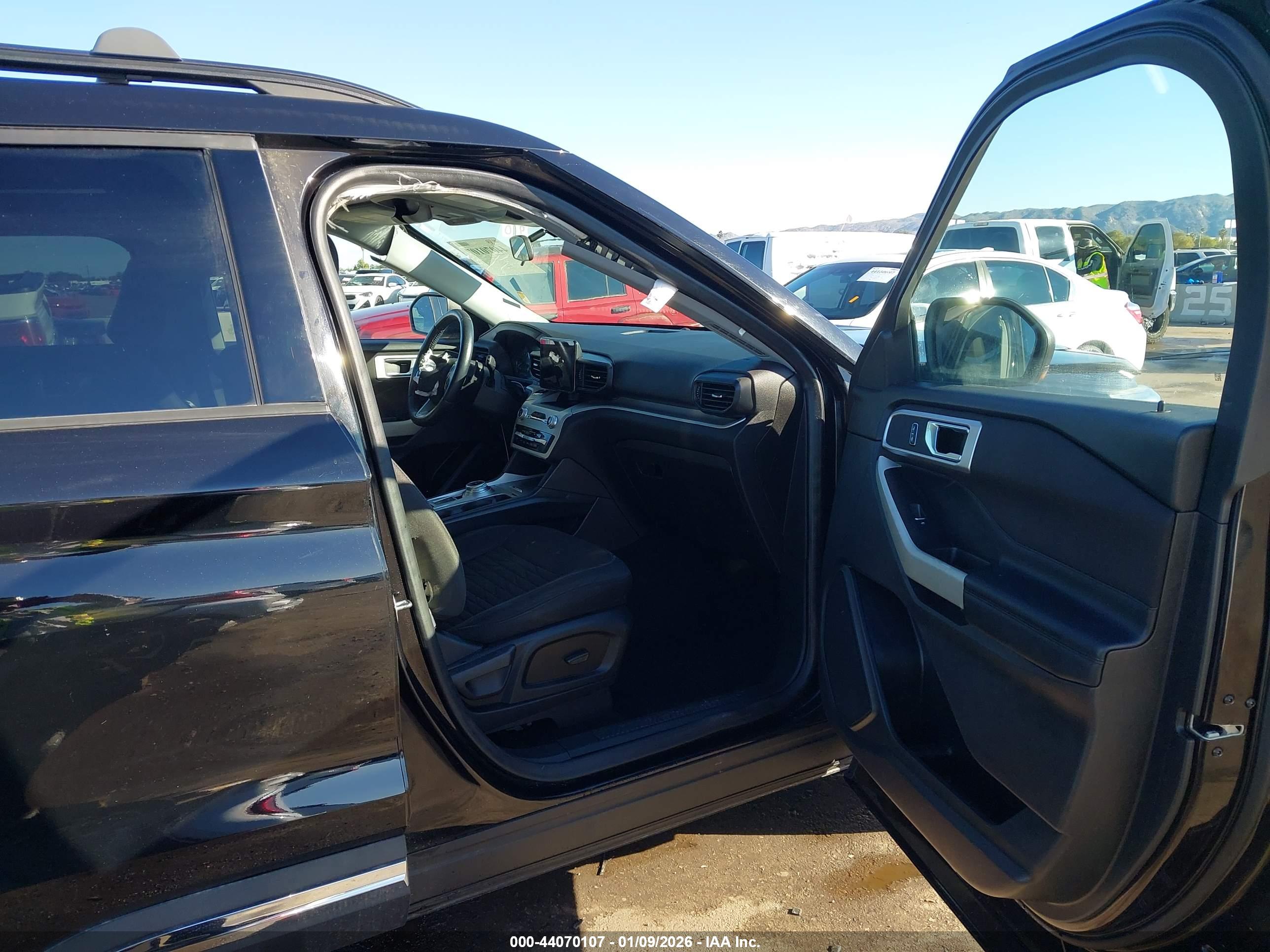 FORD EXPLORER image 5