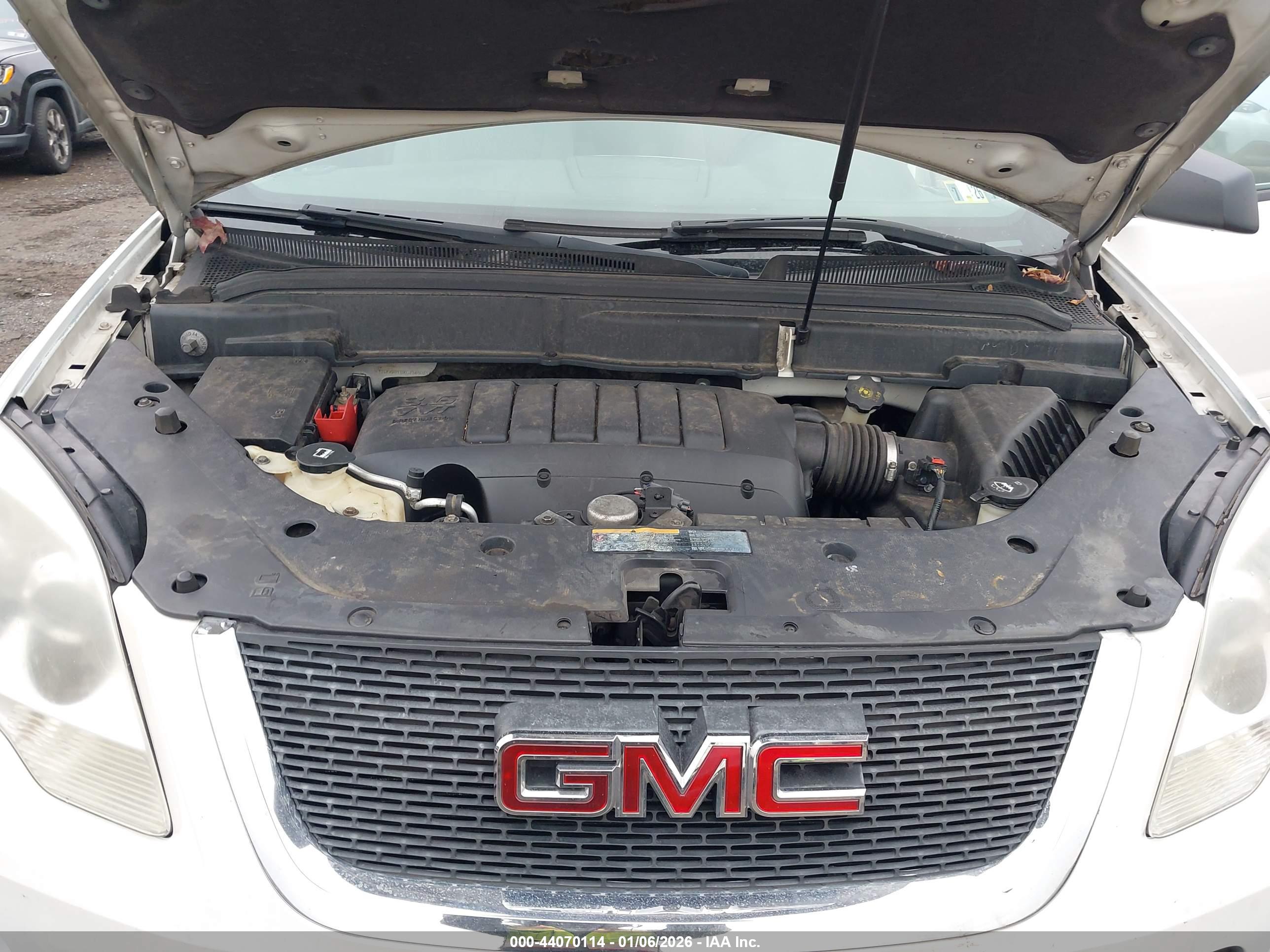 GMC ACADIA image 10