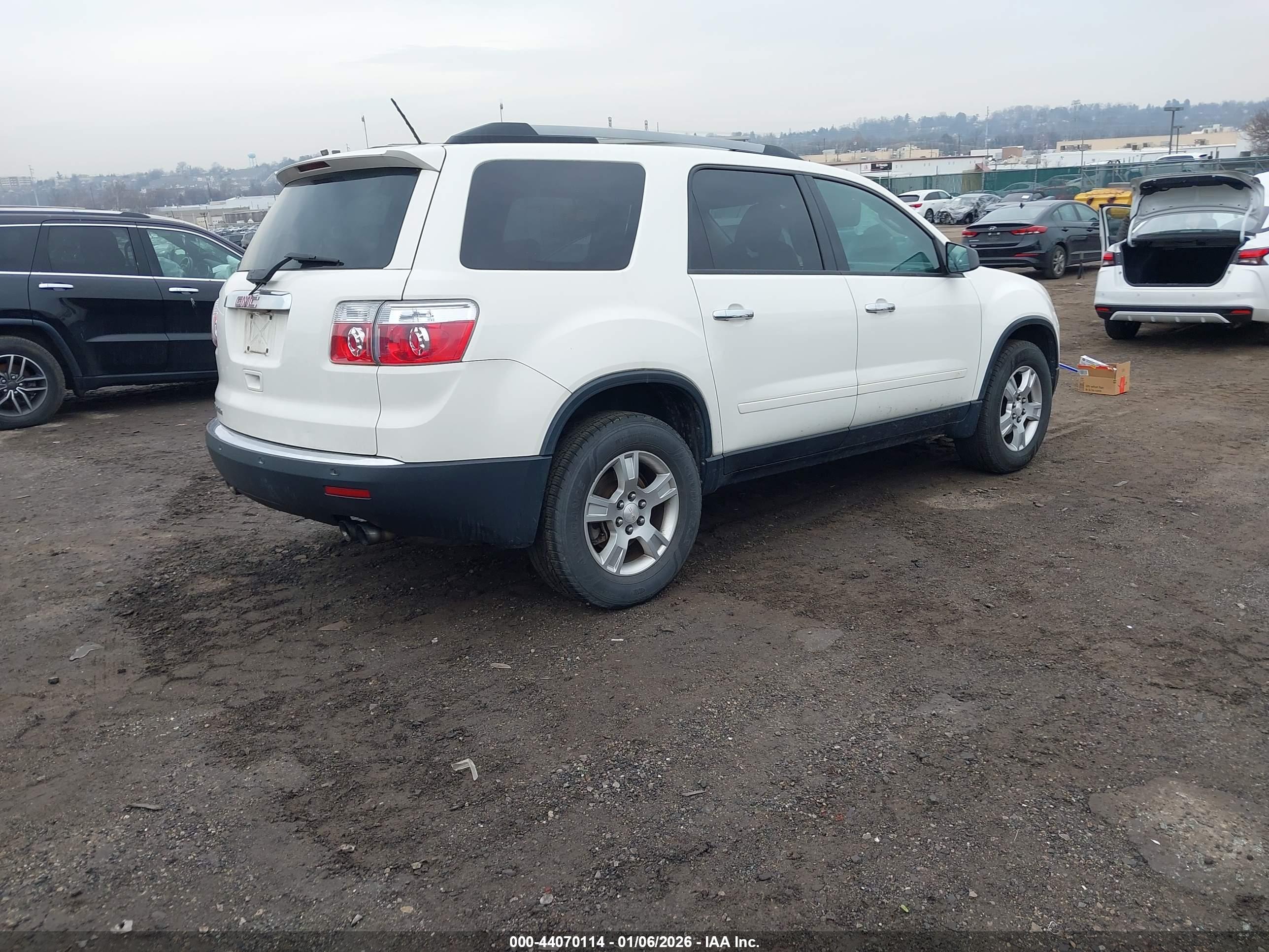 GMC ACADIA image 4