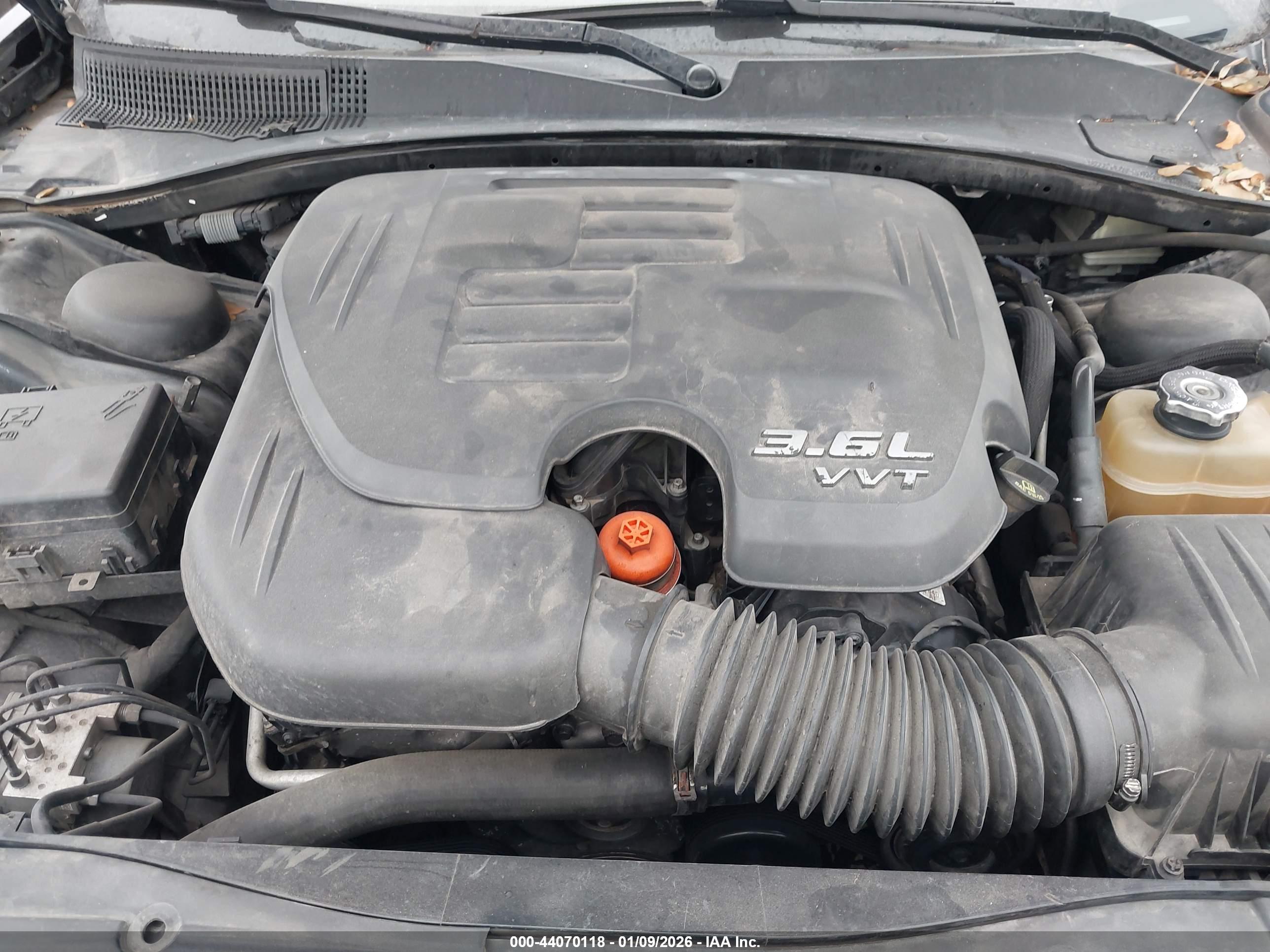 CHRYSLER 300 image 10