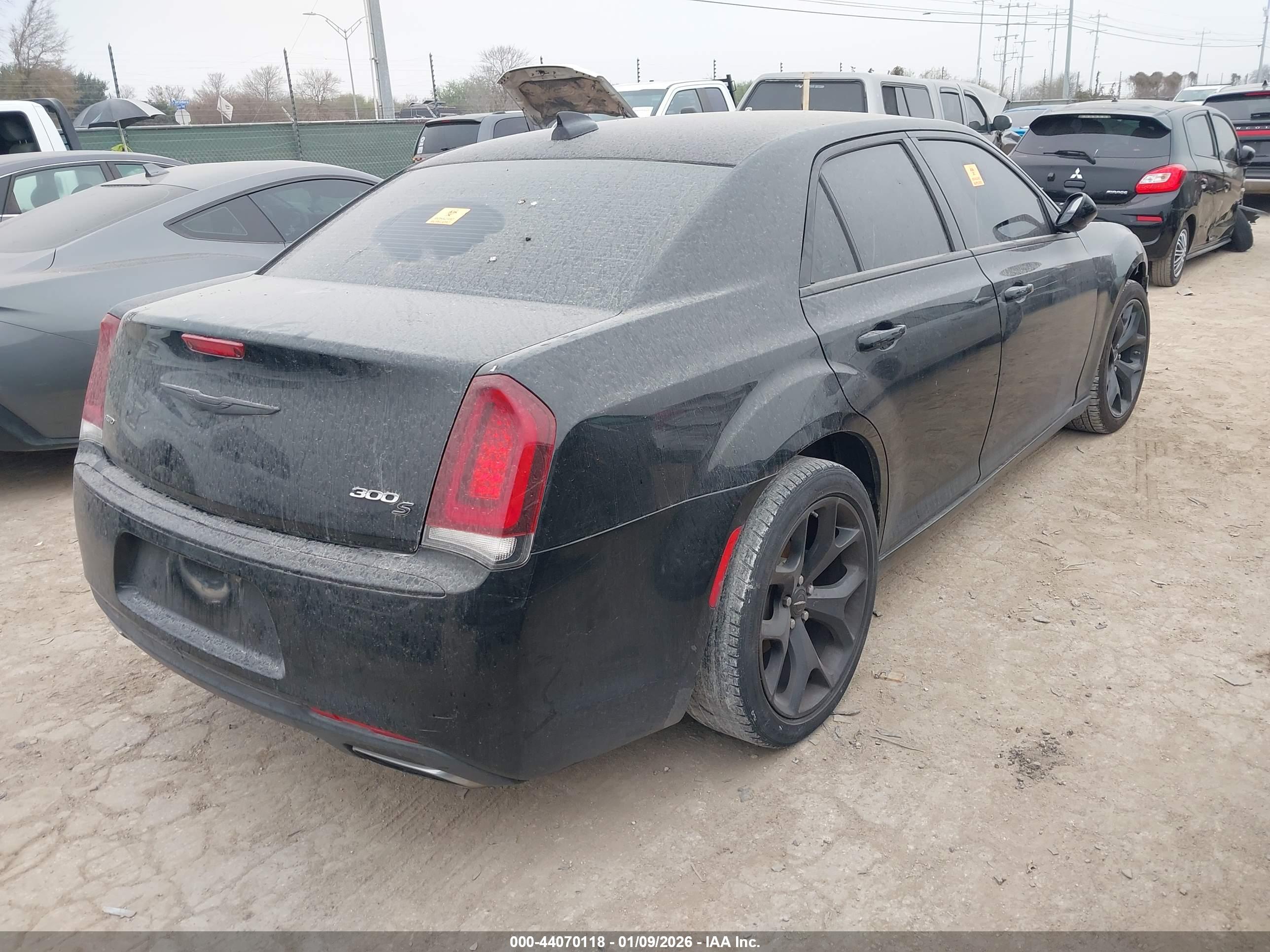 CHRYSLER 300 image 4