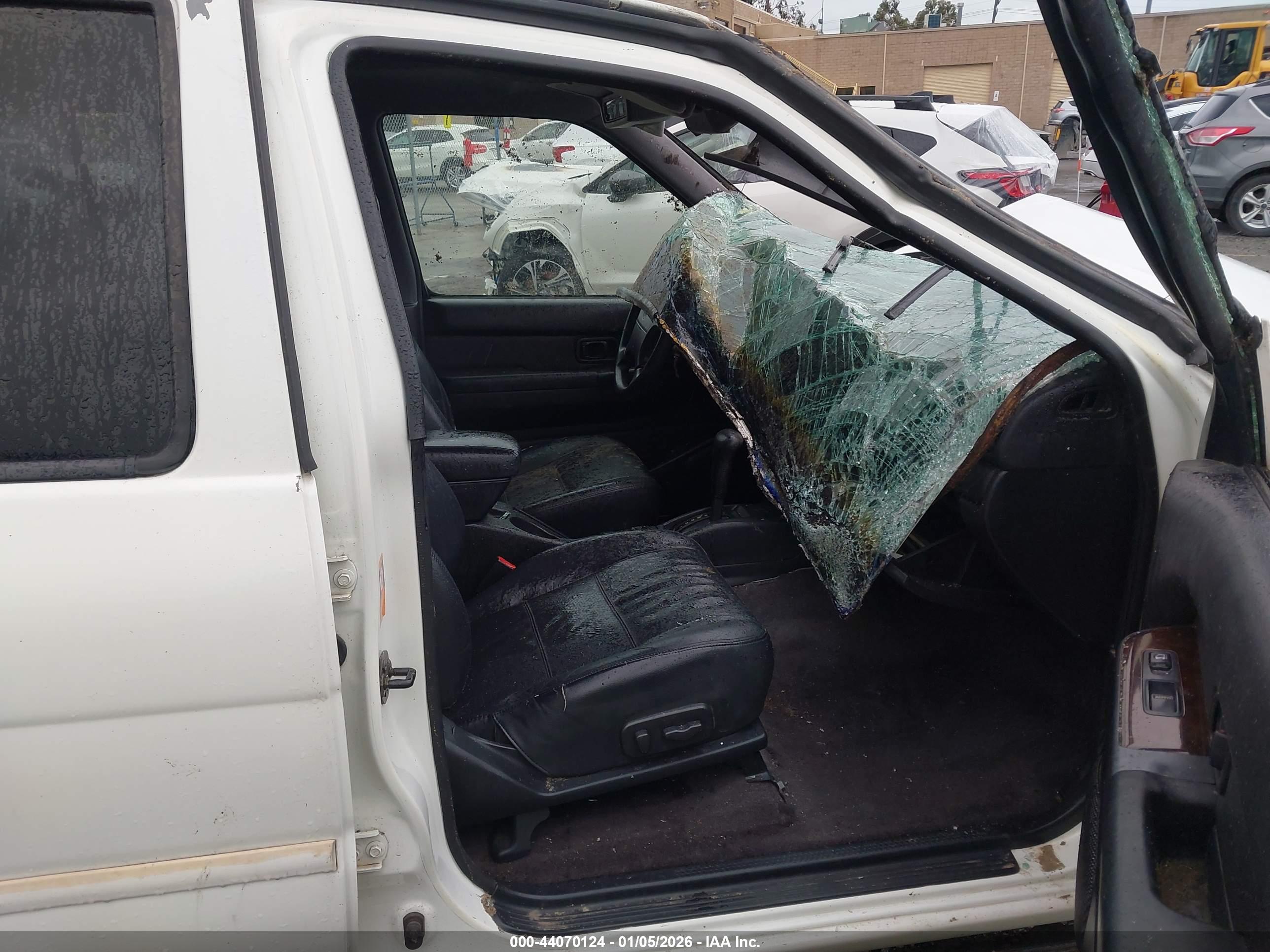 NISSAN PATHFINDER image 5