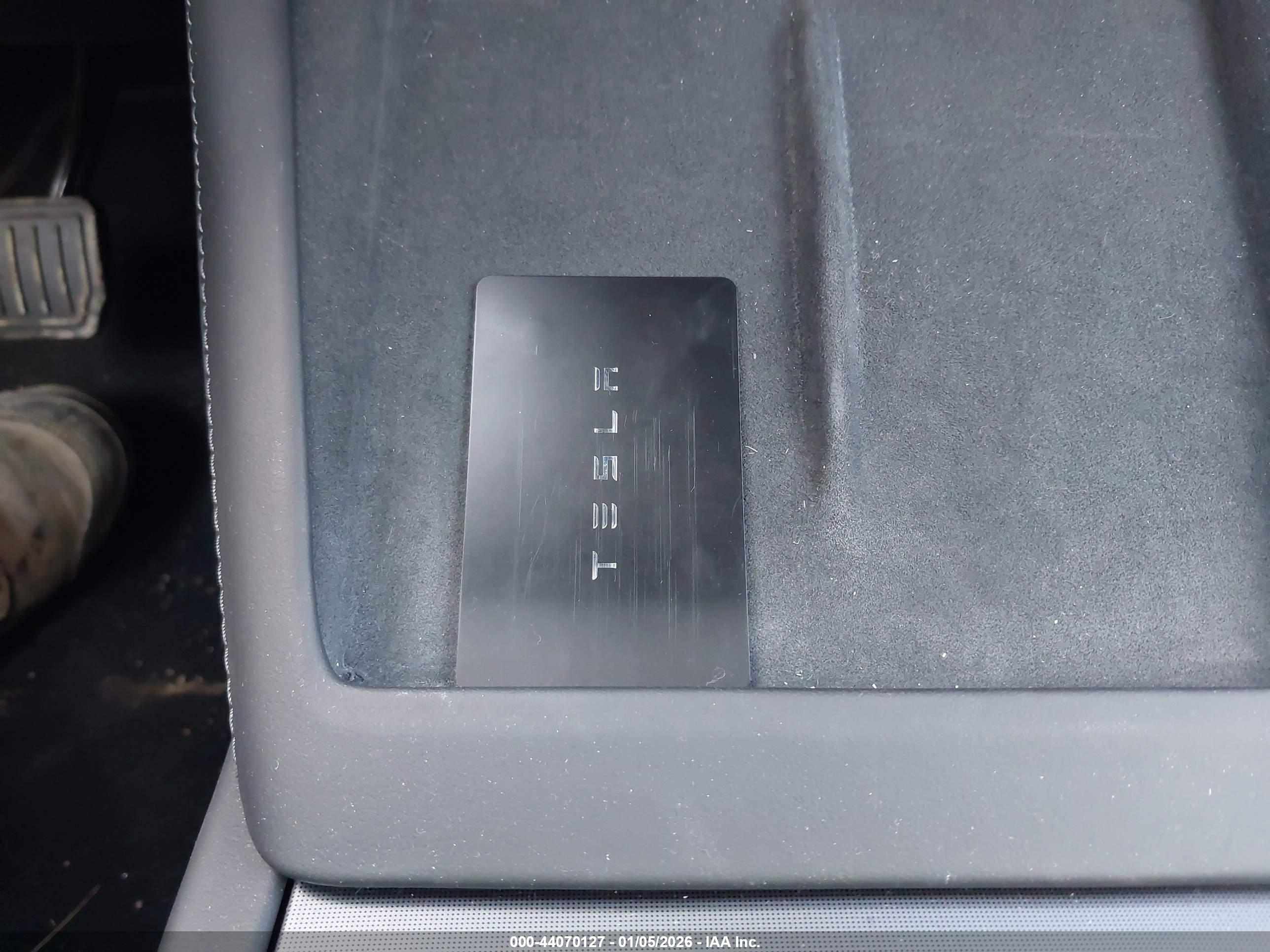 TESLA MODEL image 11