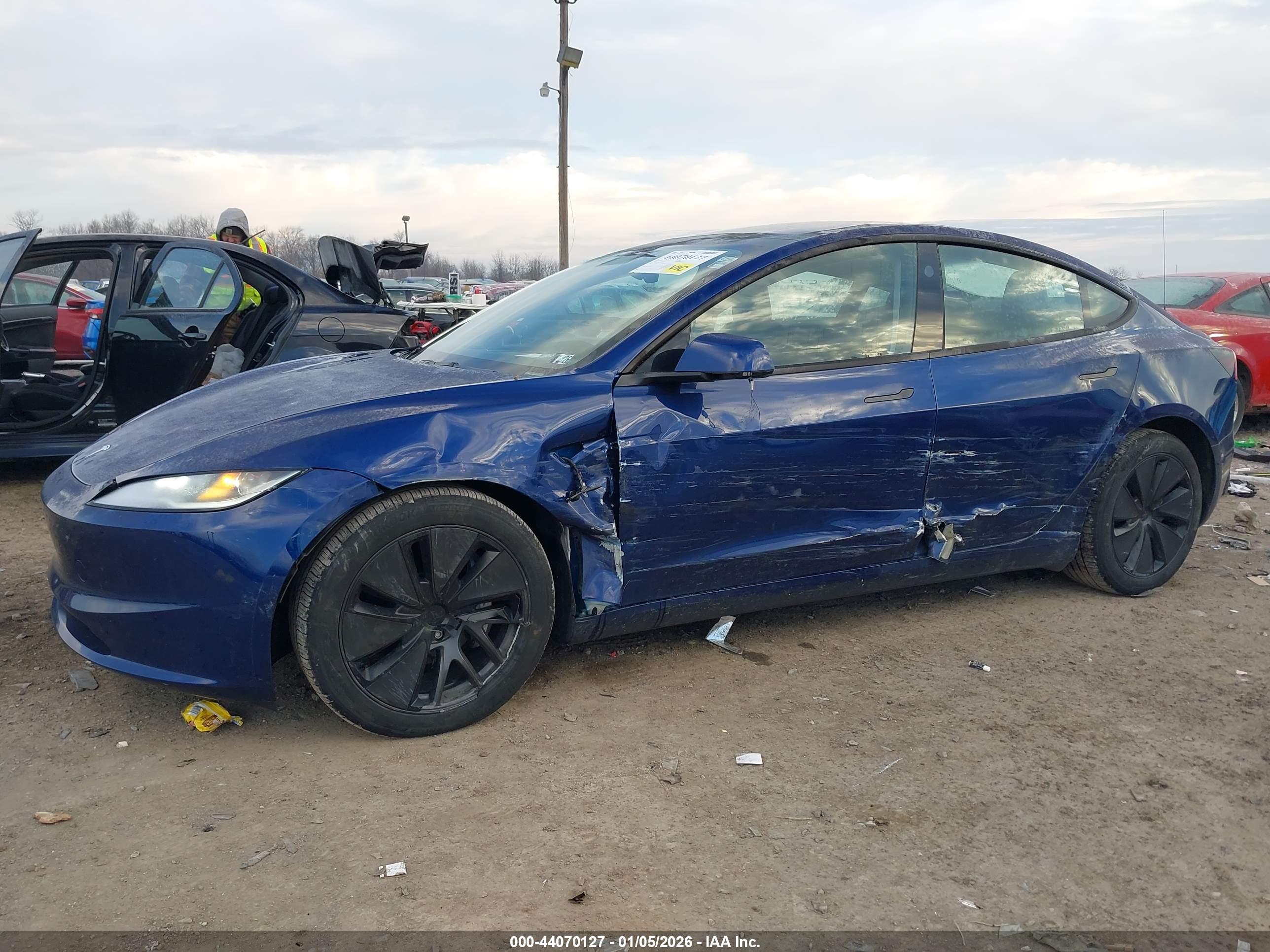 TESLA MODEL image 6