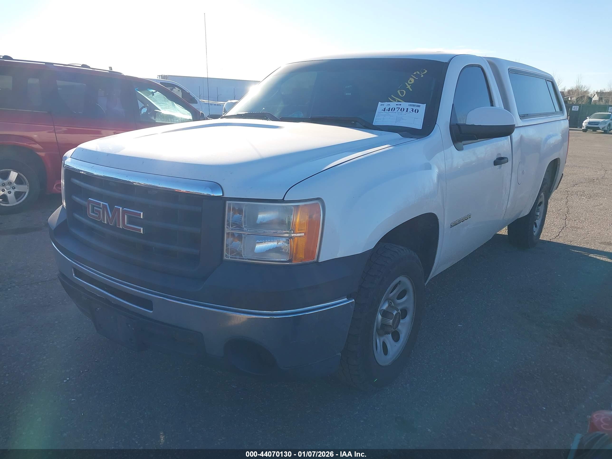 GMC SIERRA image 2