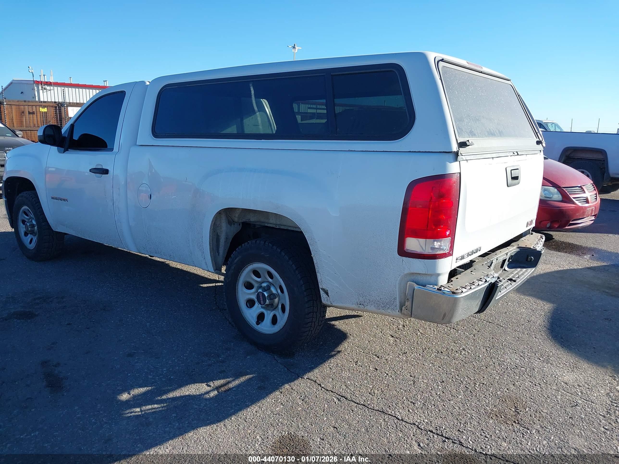 GMC SIERRA image 3
