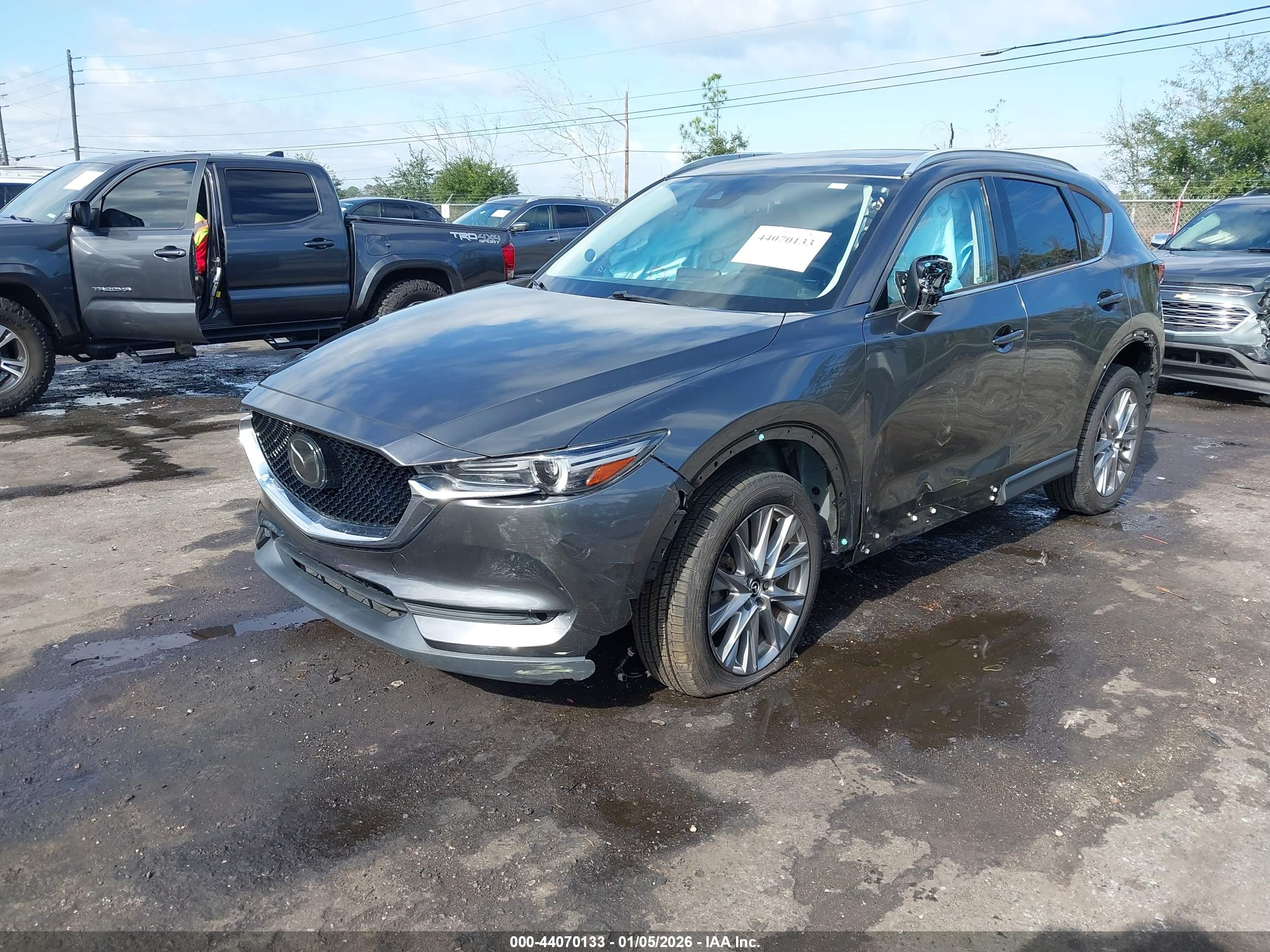MAZDA CX-5 image 2