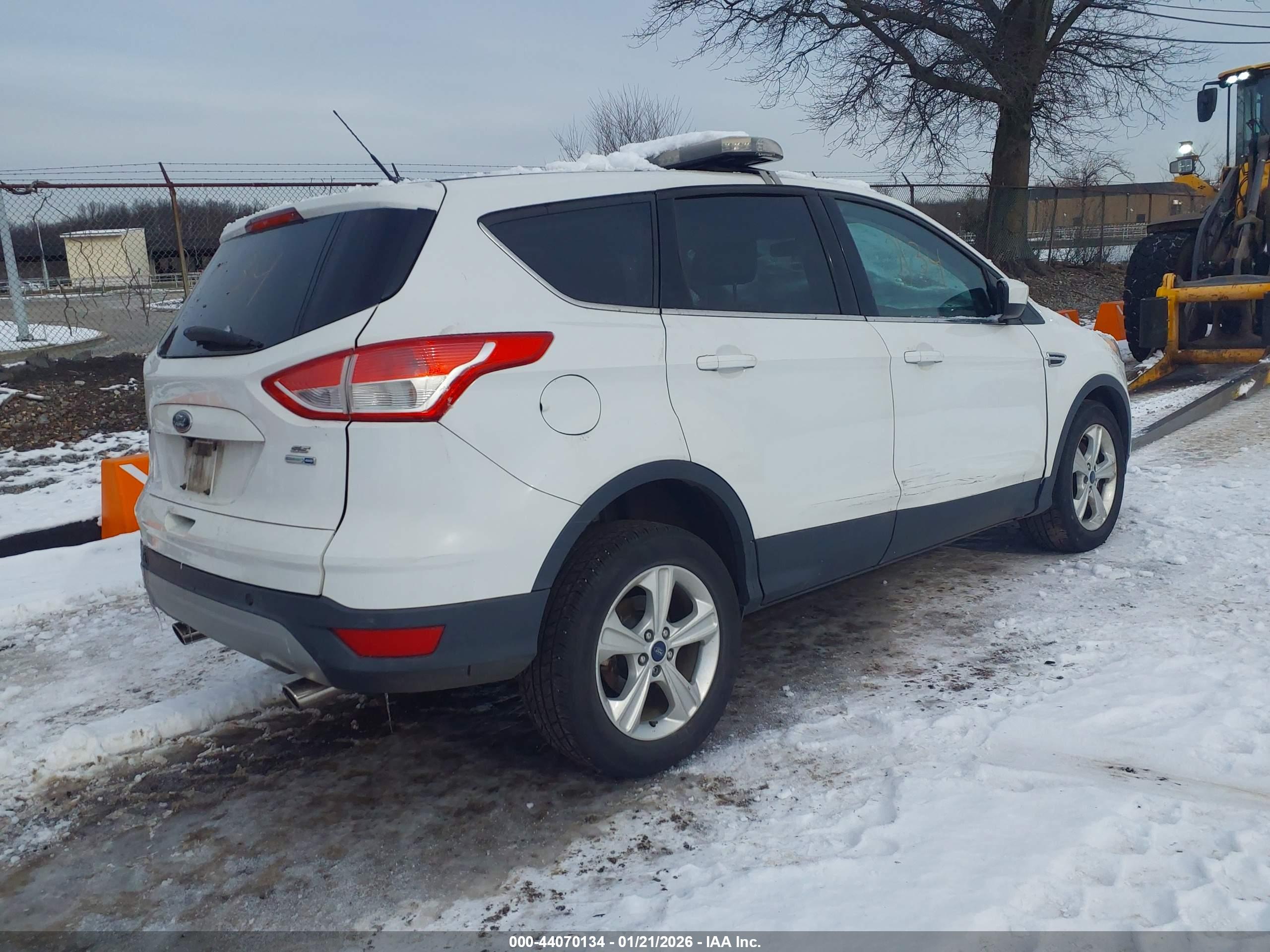 FORD ESCAPE image 4