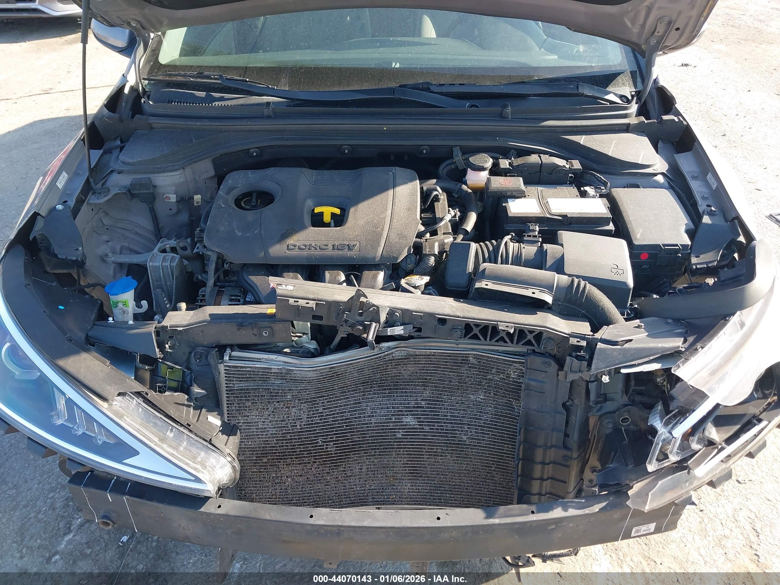 HYUNDAI ELANTRA image 10