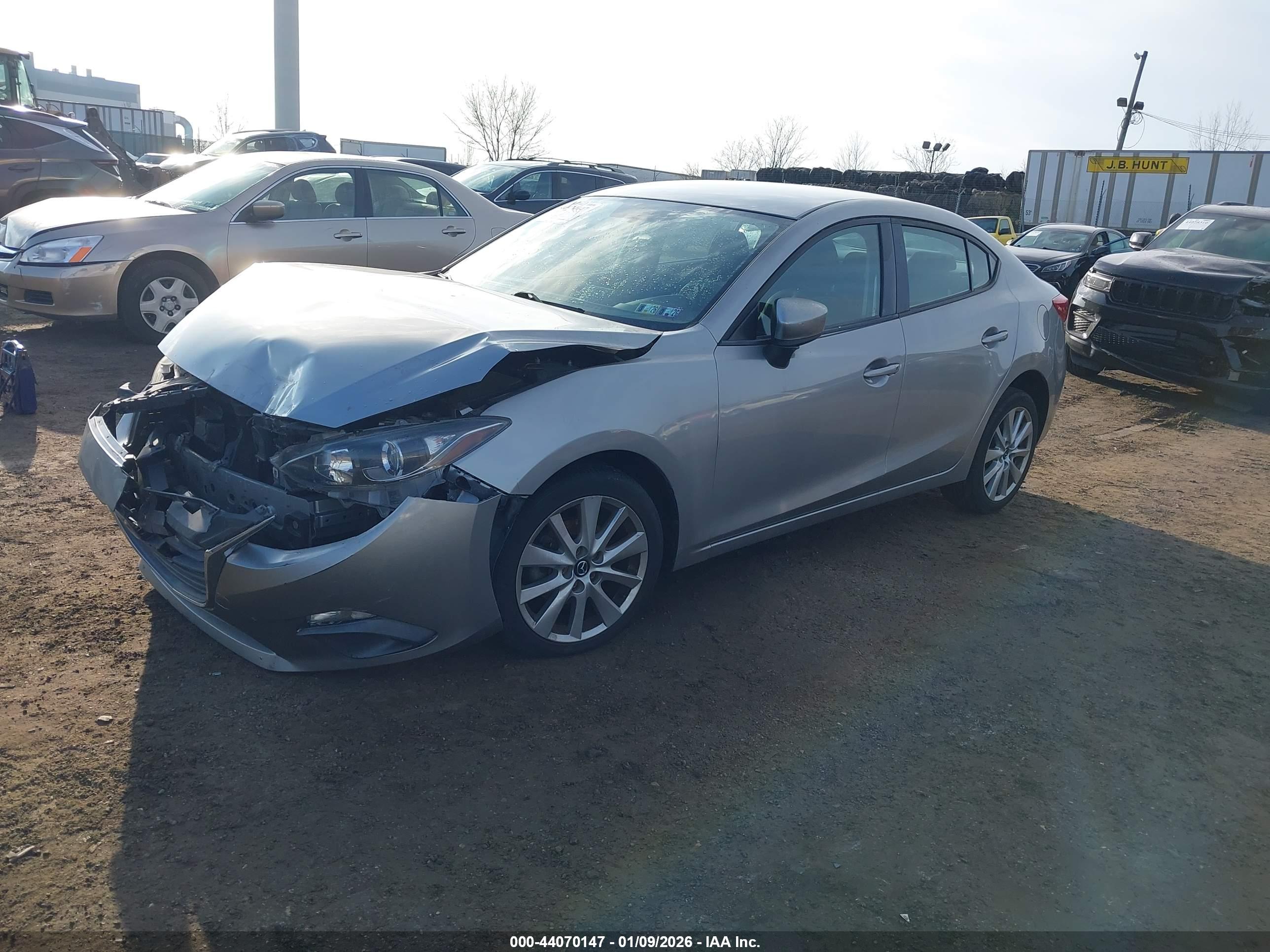 MAZDA MAZDA3 image 2