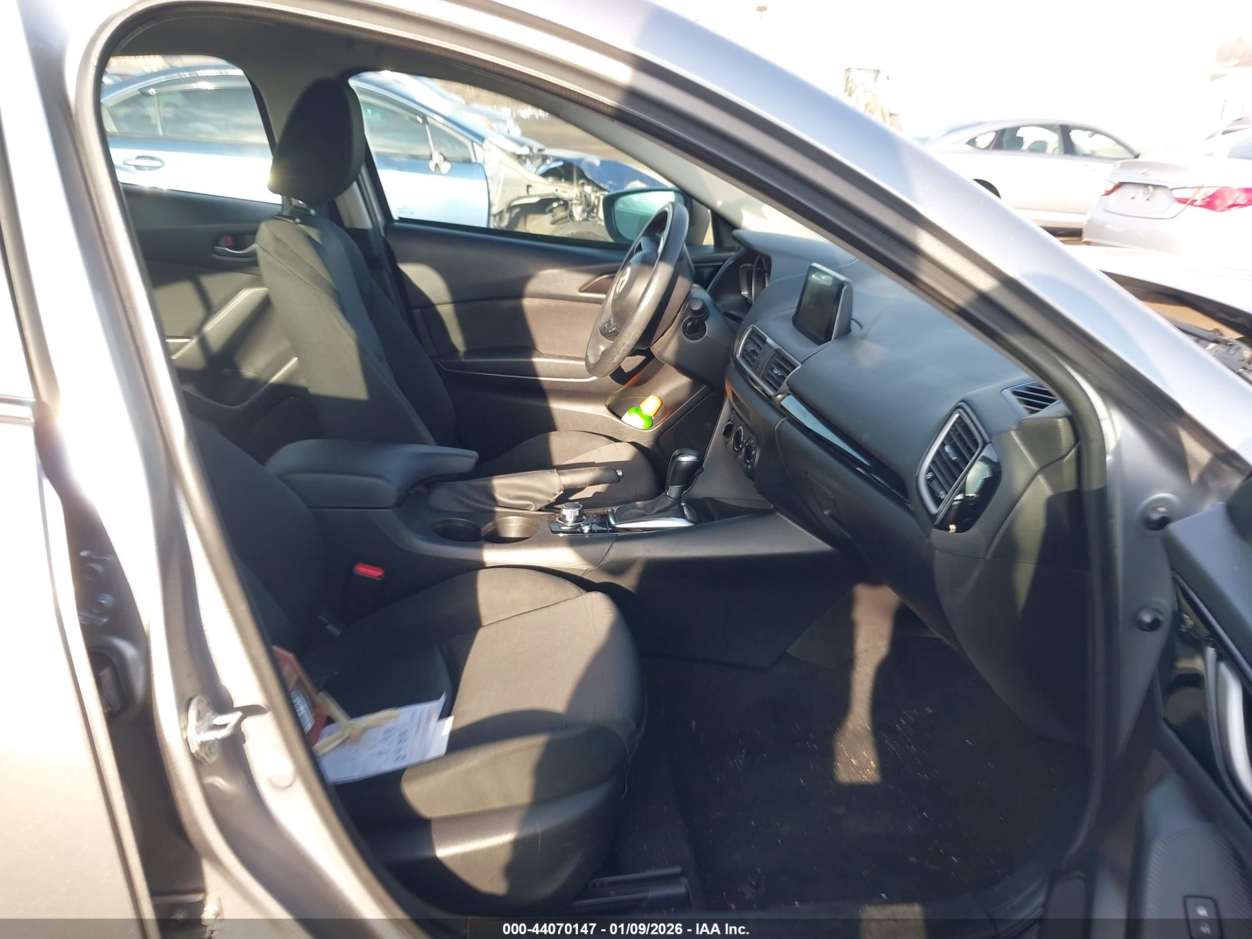 MAZDA MAZDA3 image 5