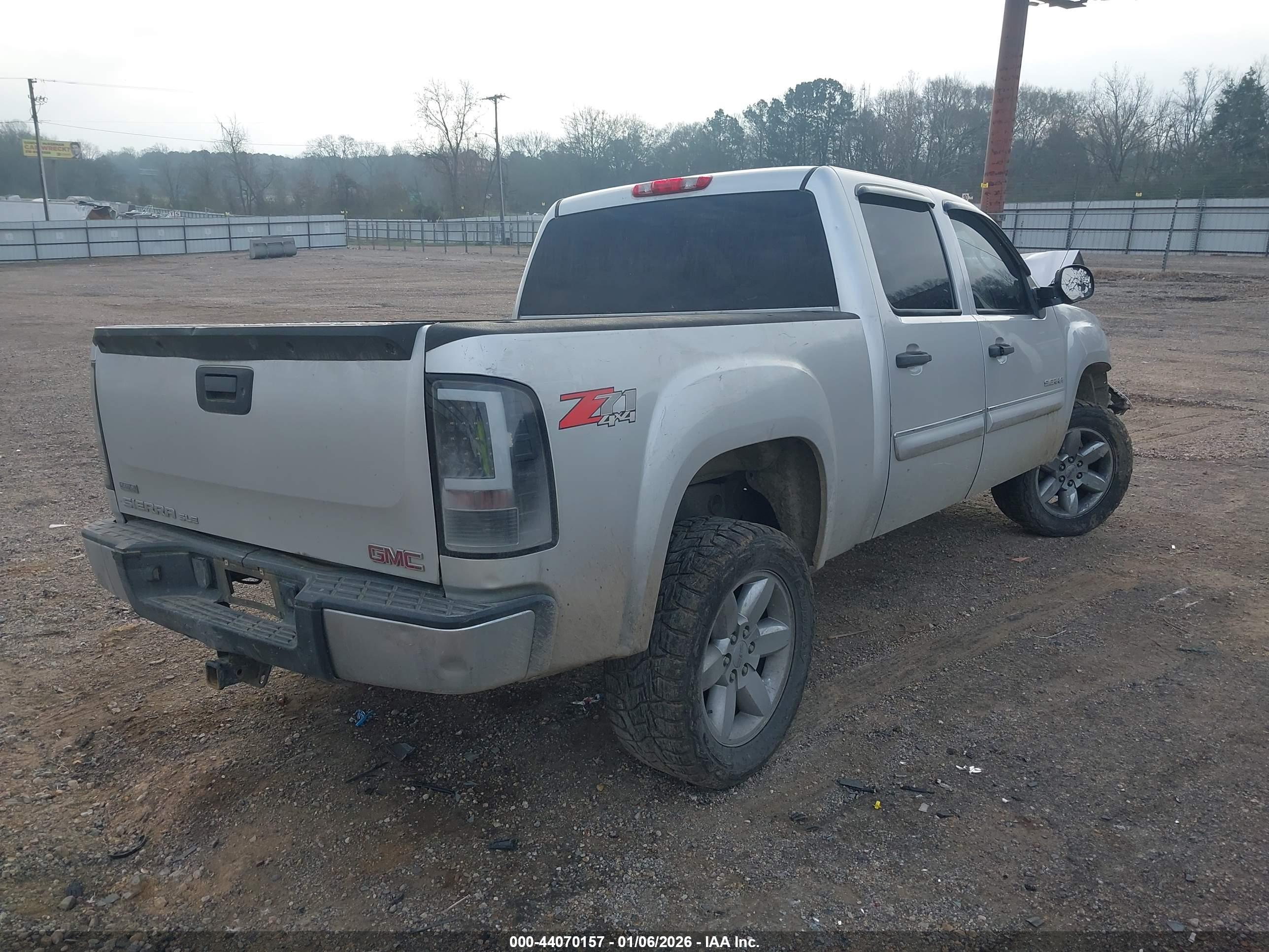 GMC SIERRA image 4