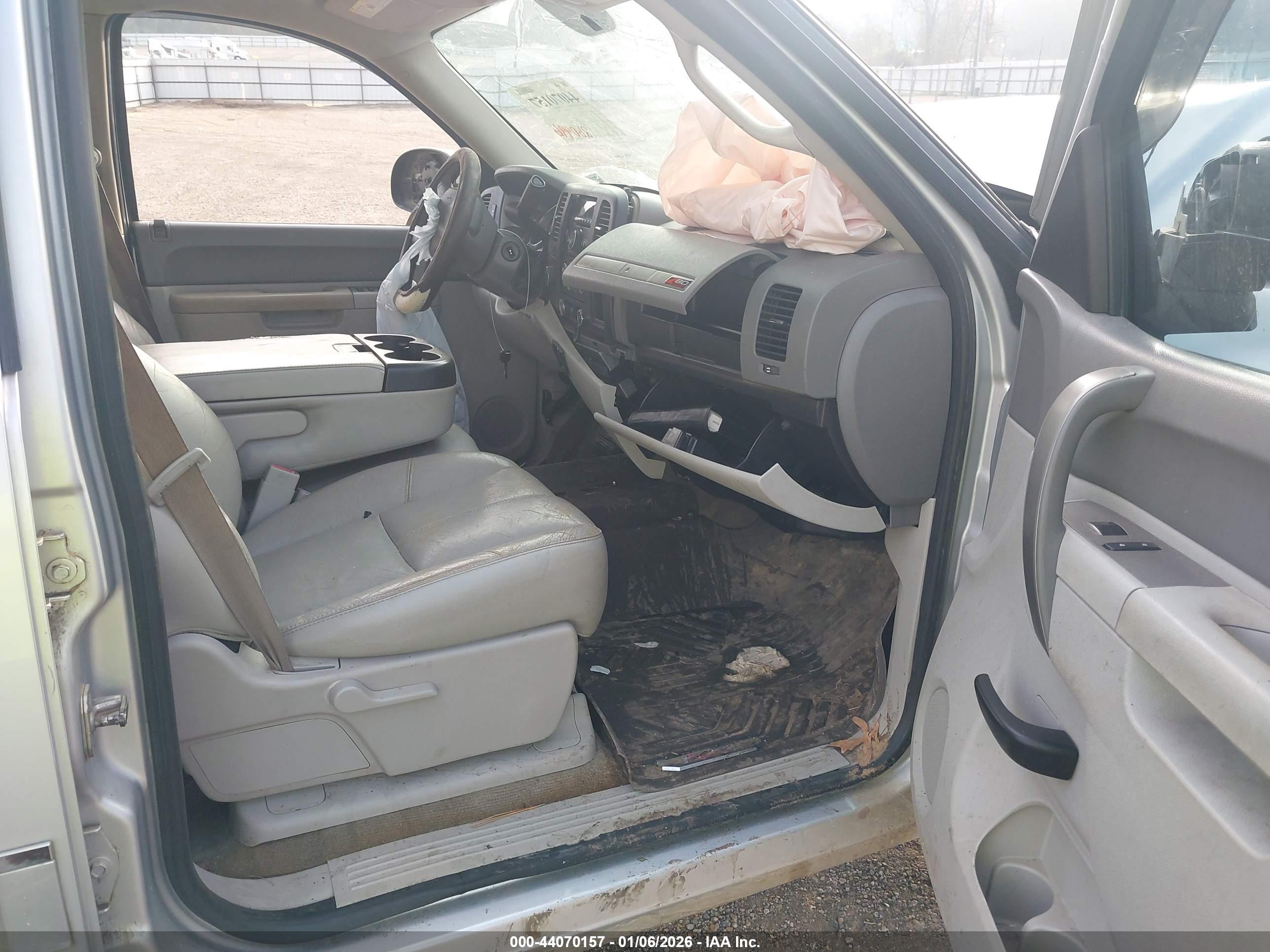 GMC SIERRA image 5