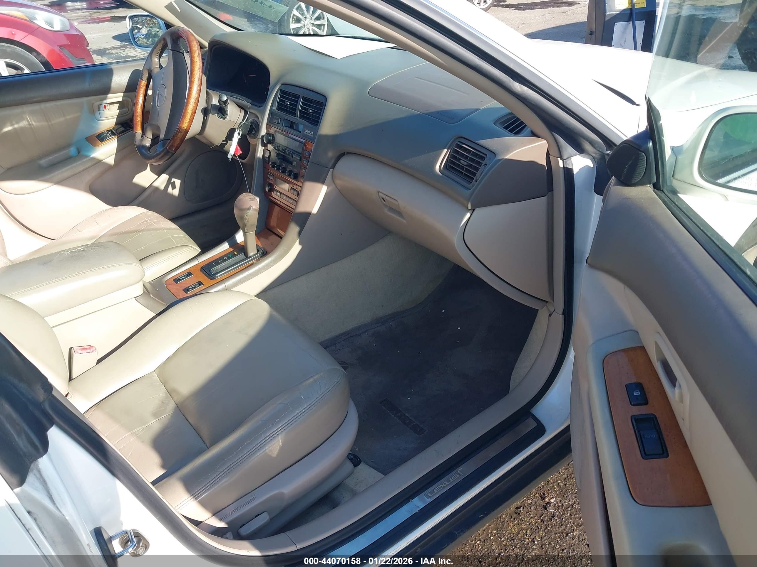 LEXUS ES image 5